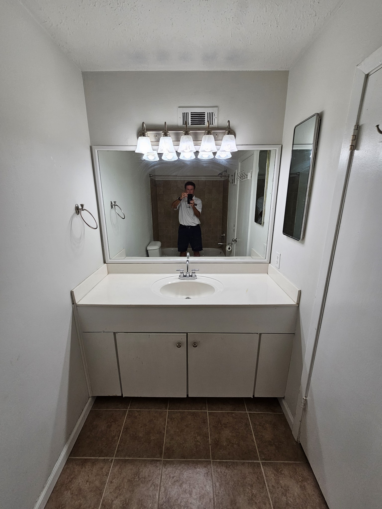 3831 West End Ave Property Photo 13