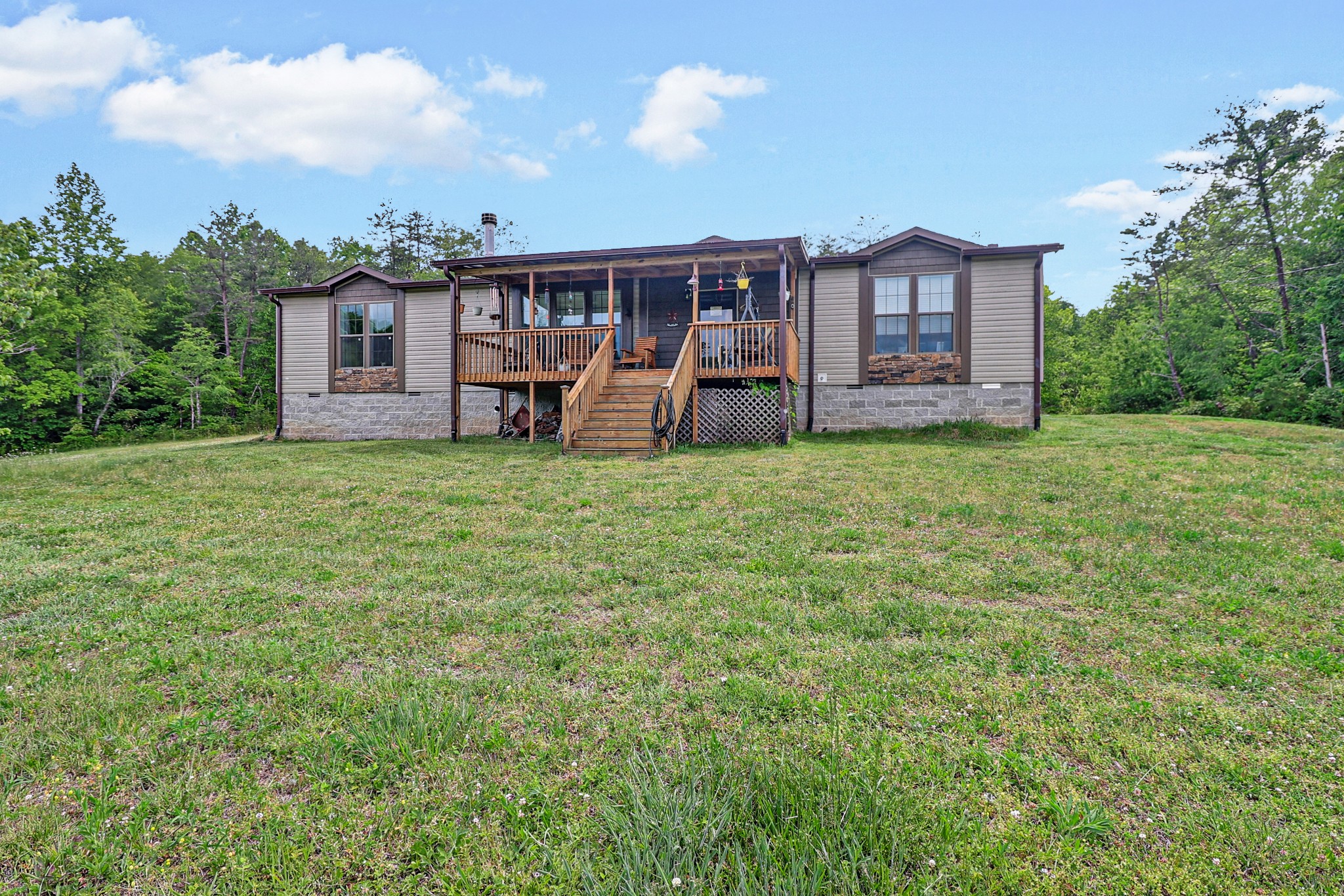 4455 Jonesville Rd Property Photo 1