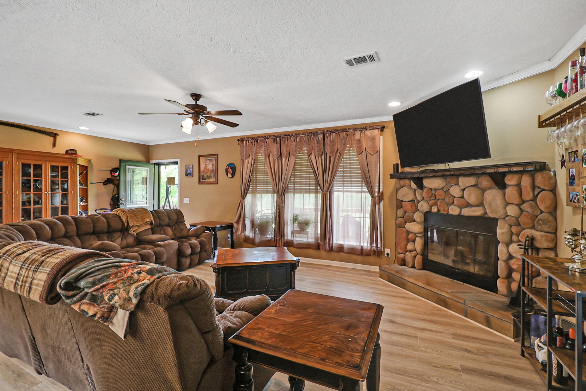 4455 Jonesville Rd Property Photo 9