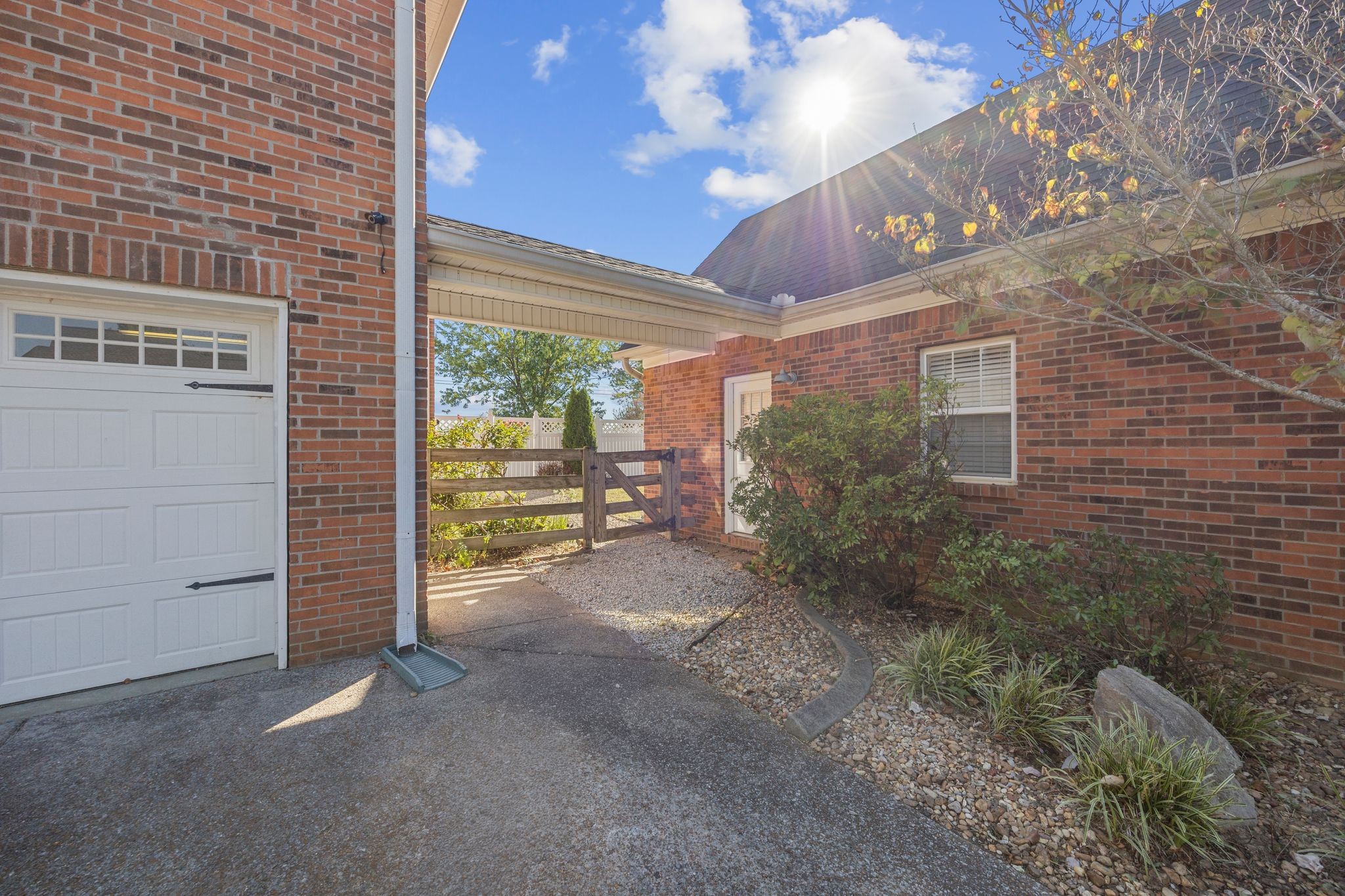2801 Stacey St Property Photo 4