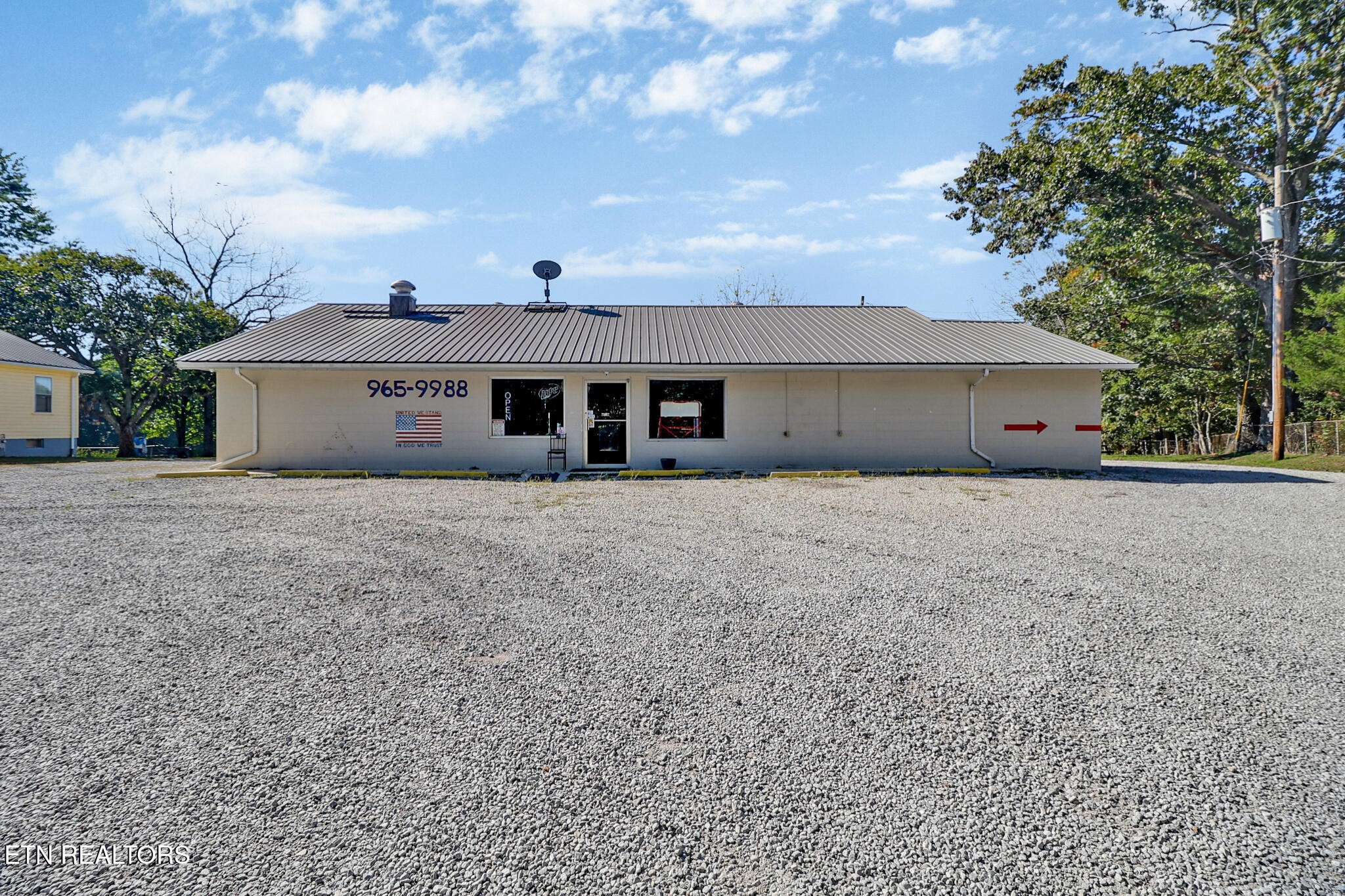 1661 Deer Lodge Hwy Property Photo 12