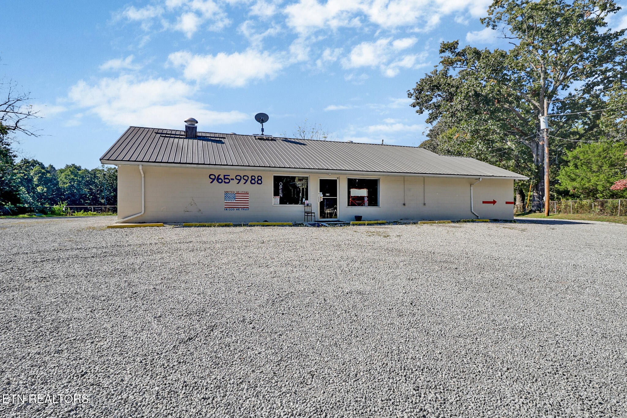 1661 Deer Lodge Hwy Property Photo 14