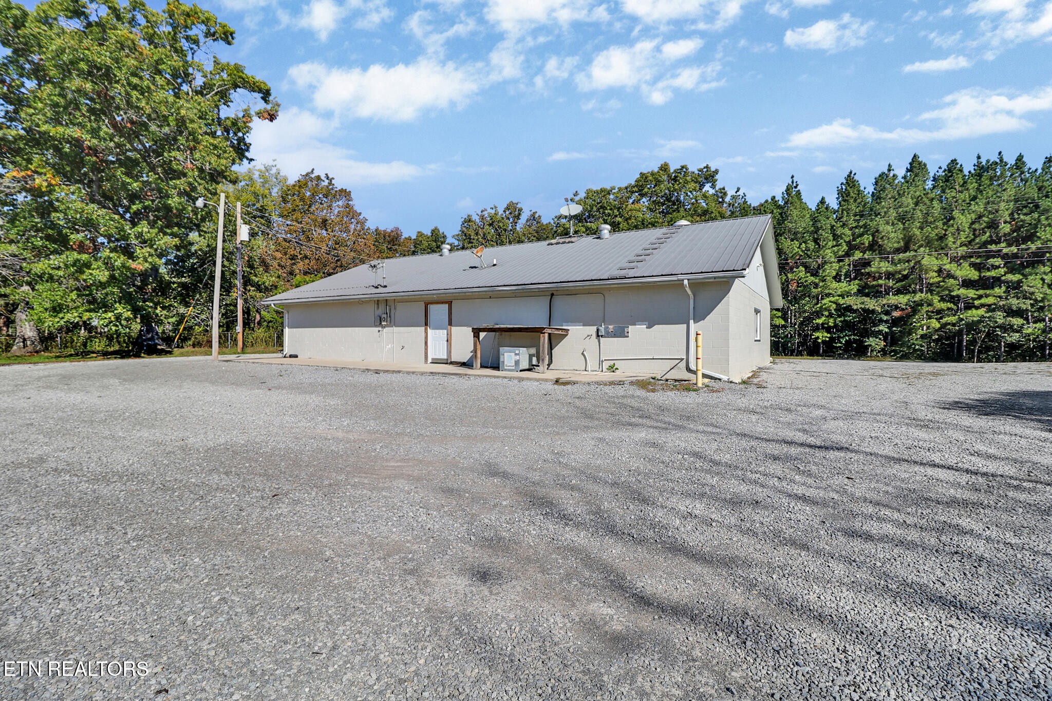1661 Deer Lodge Hwy Property Photo 15