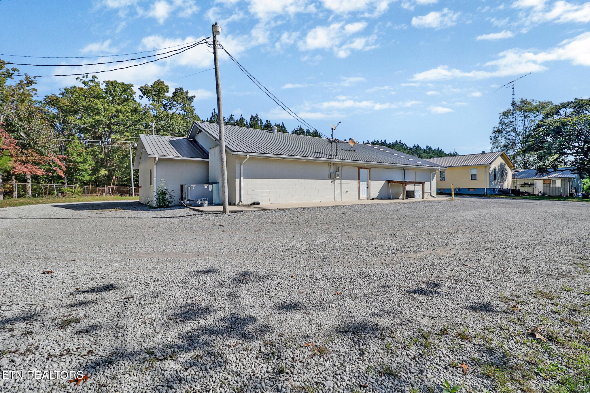 1661 Deer Lodge Hwy Property Photo 16