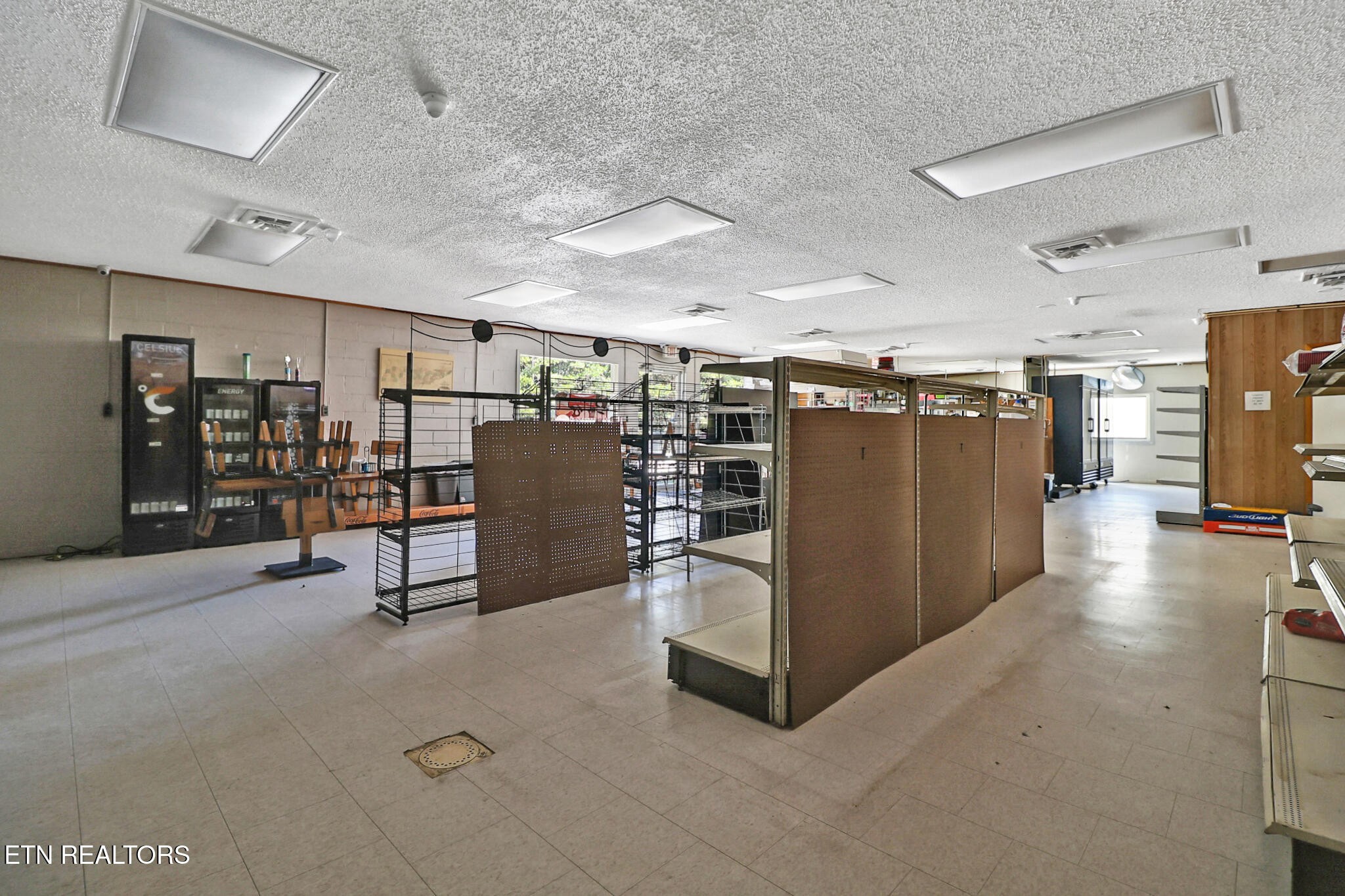 1661 Deer Lodge Hwy Property Photo 23