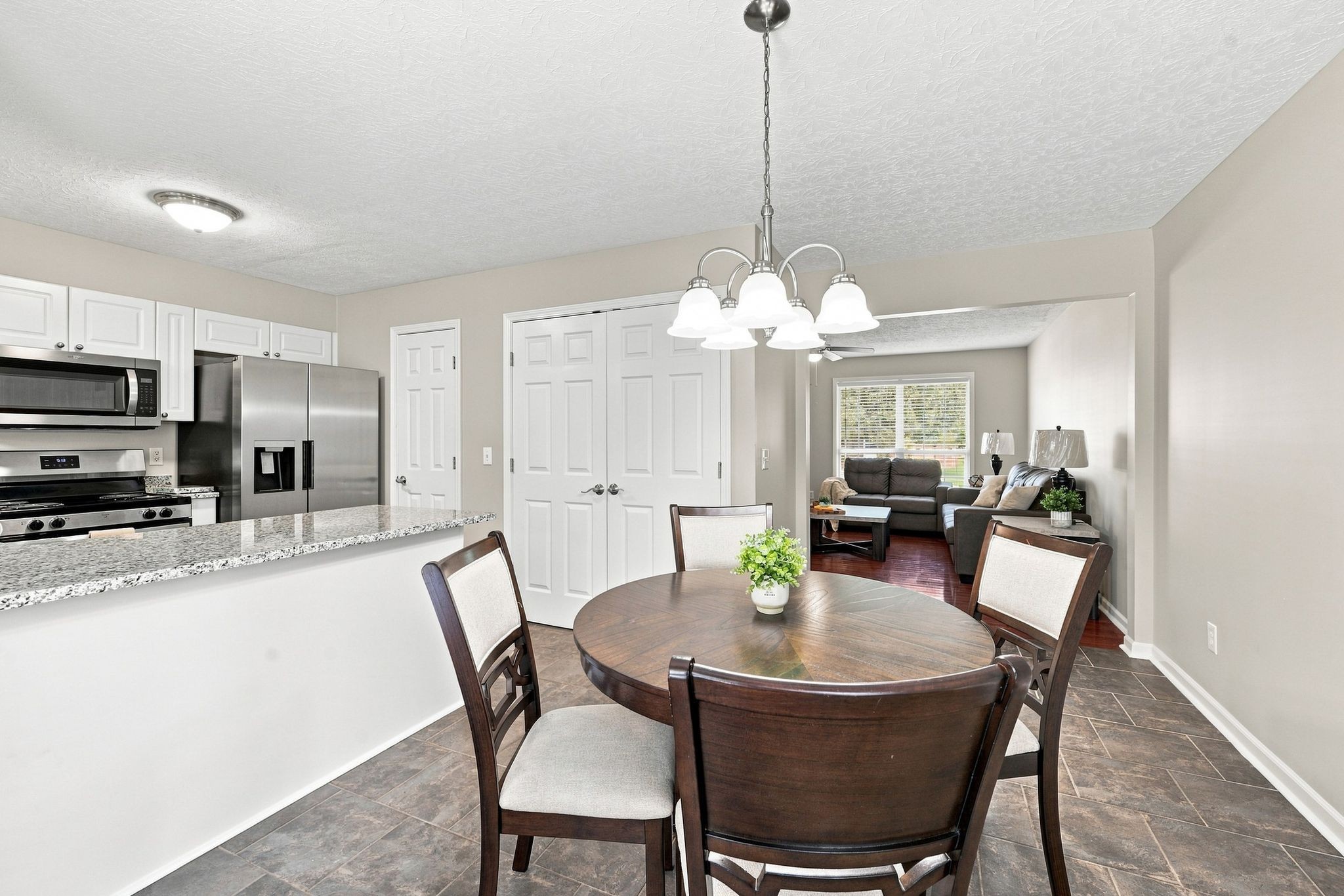 102 Westchester Dr Property Photo 3