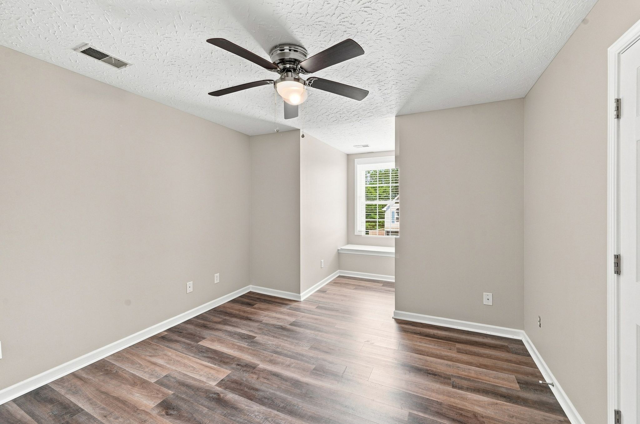 102 Westchester Dr Property Photo 17