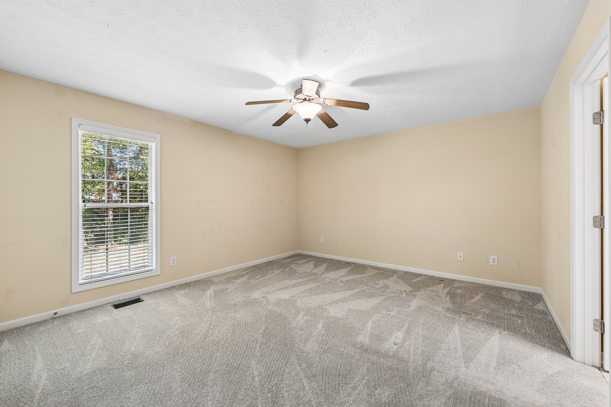 614 Lilycrest Dr Property Photo 12