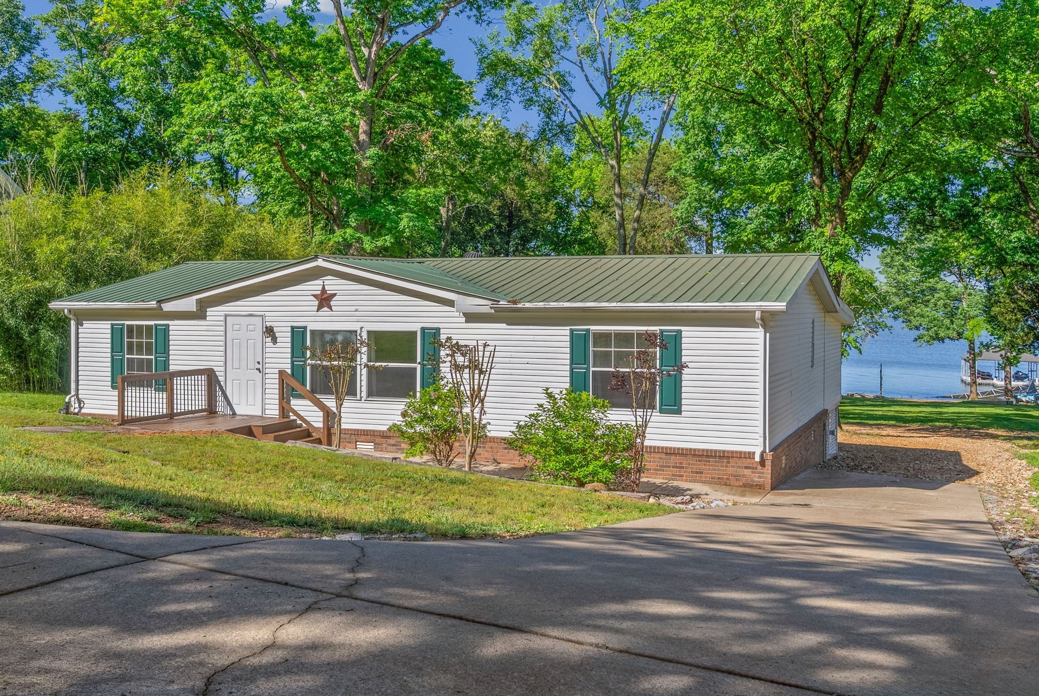 315 Riverview Dr Property Photo 4