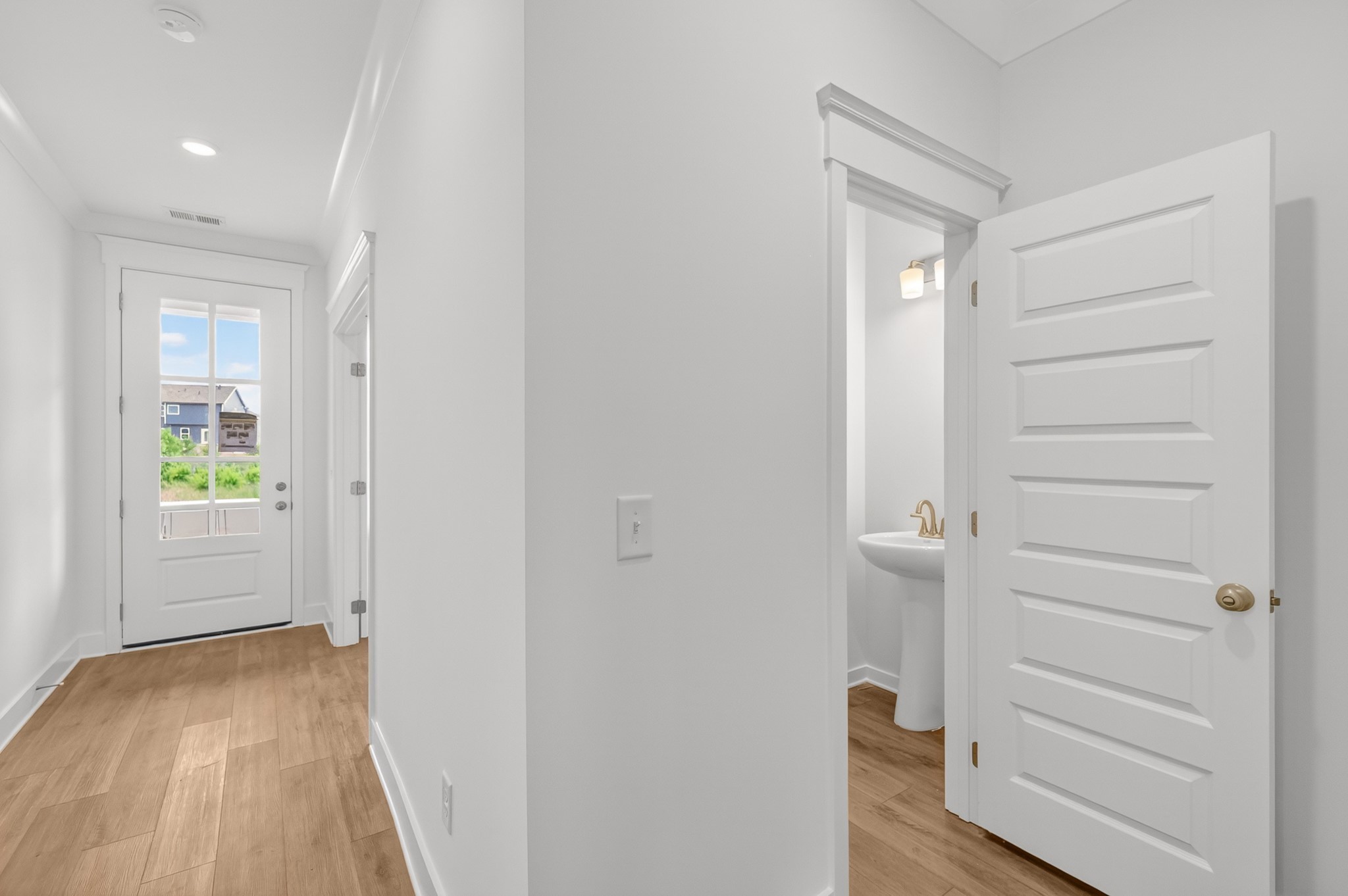 241 Hampshire Way Property Photo 10