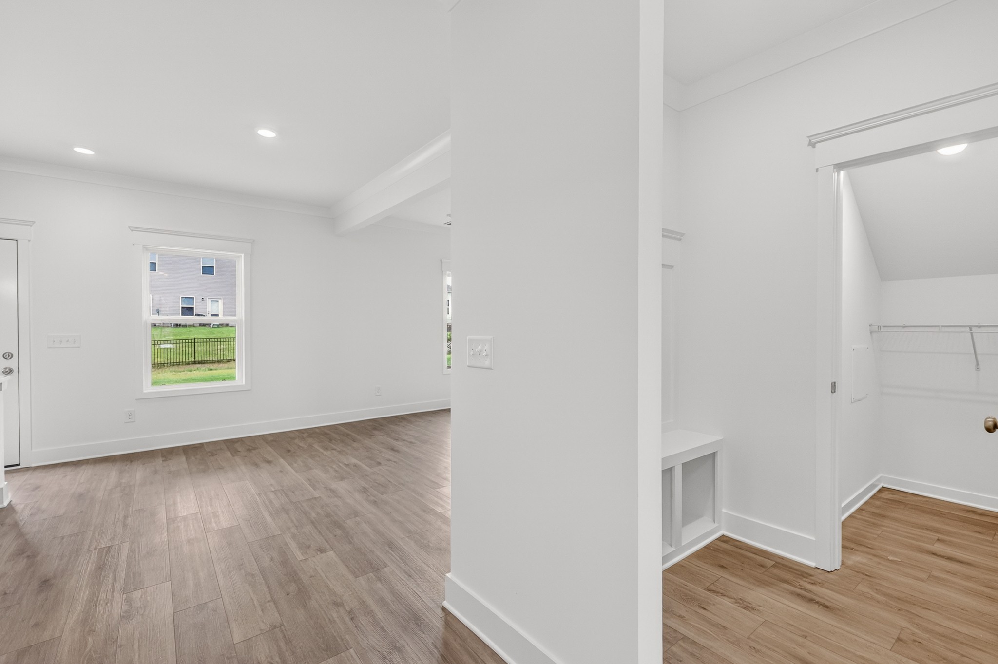241 Hampshire Way Property Photo 12