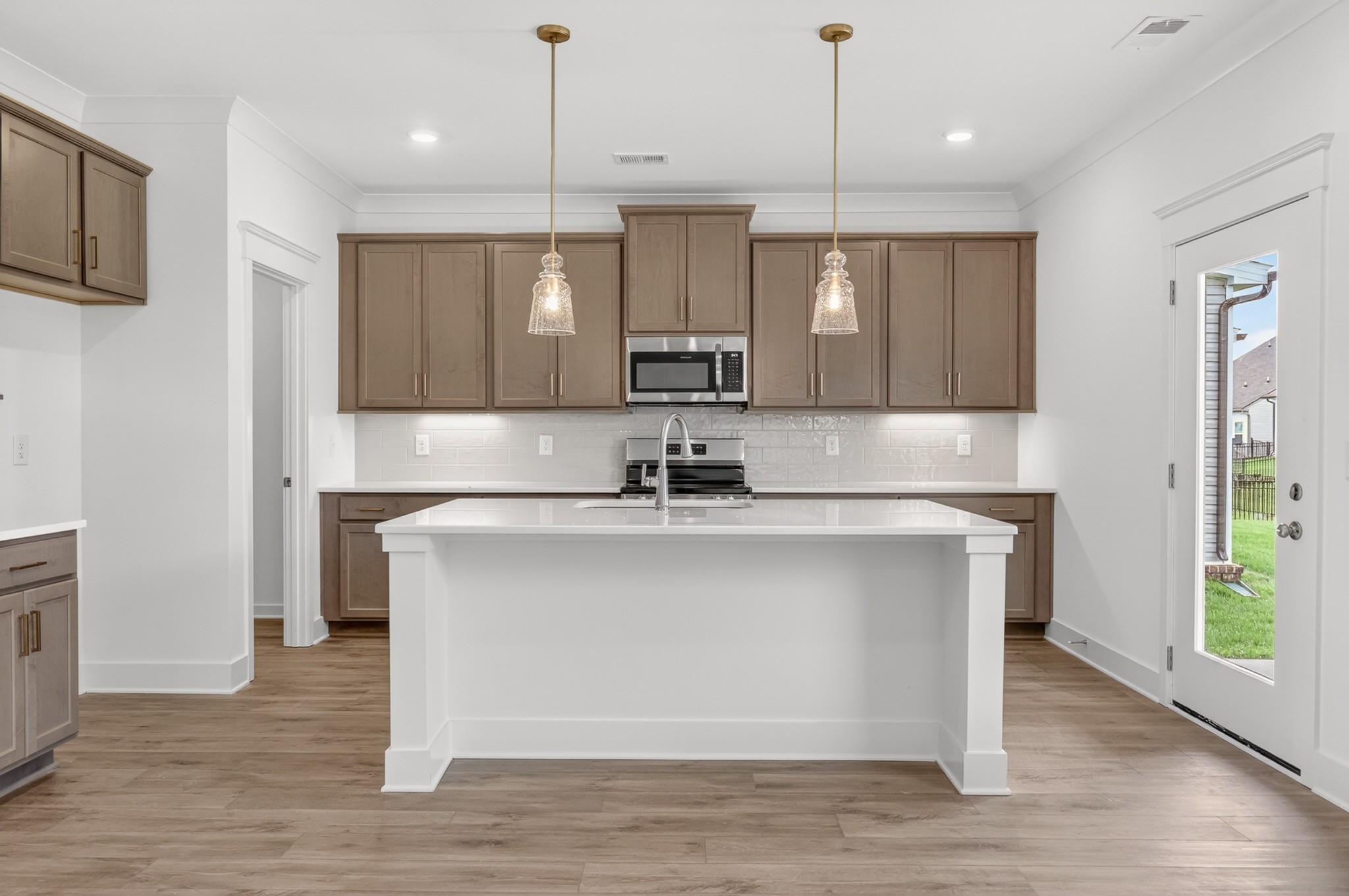 241 Hampshire Way Property Photo 15