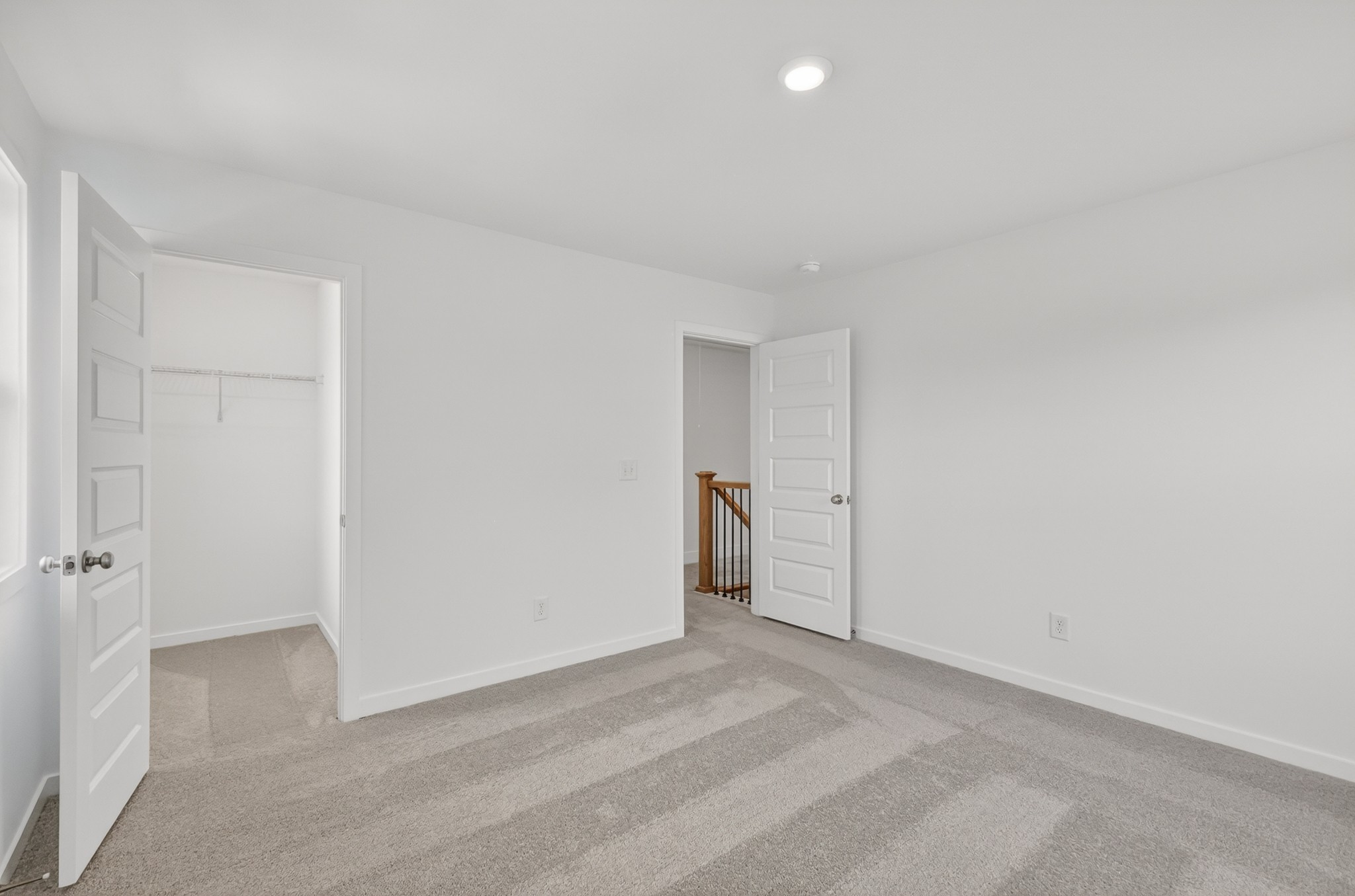 241 Hampshire Way Property Photo 23