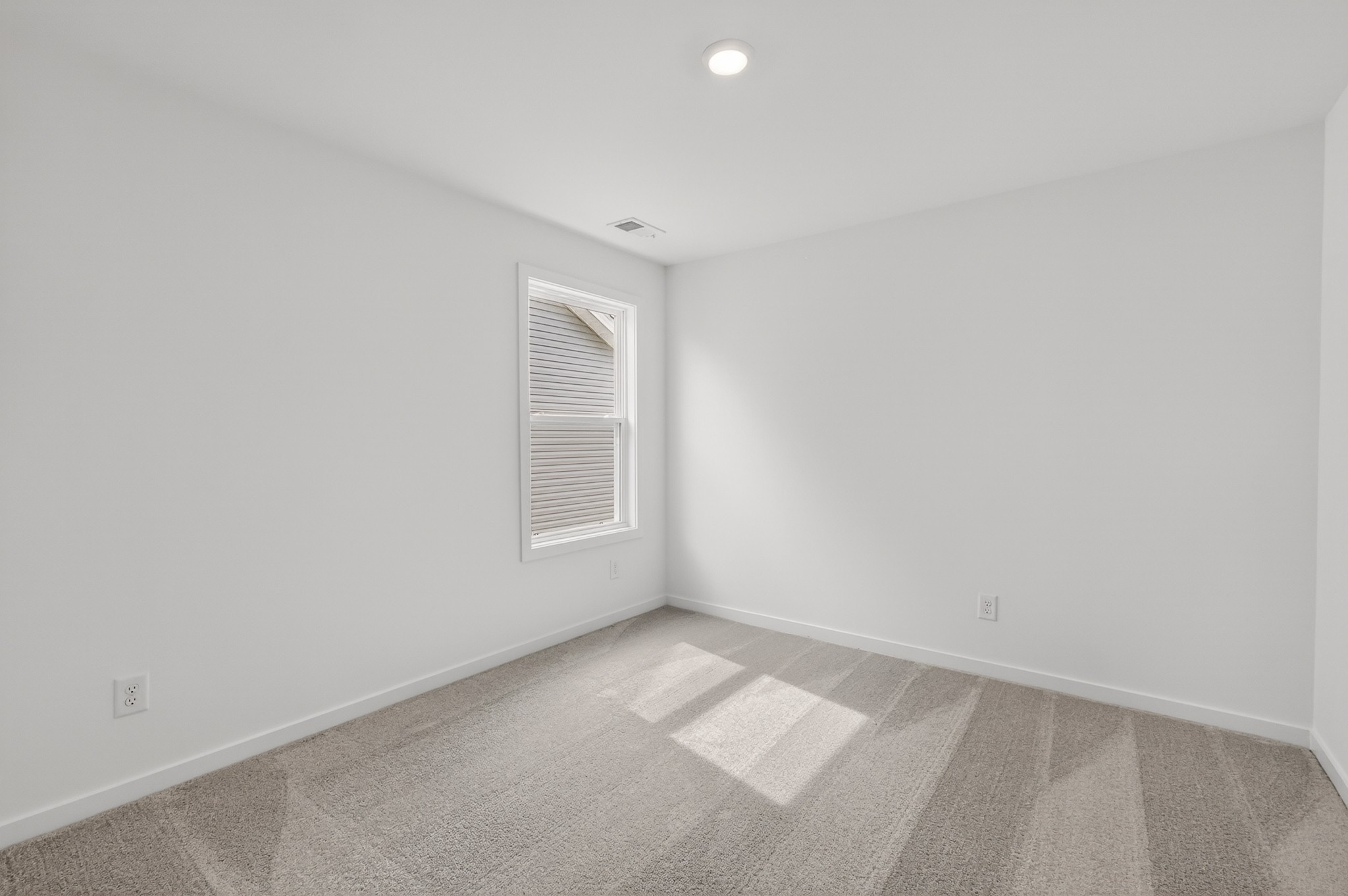 241 Hampshire Way Property Photo 24