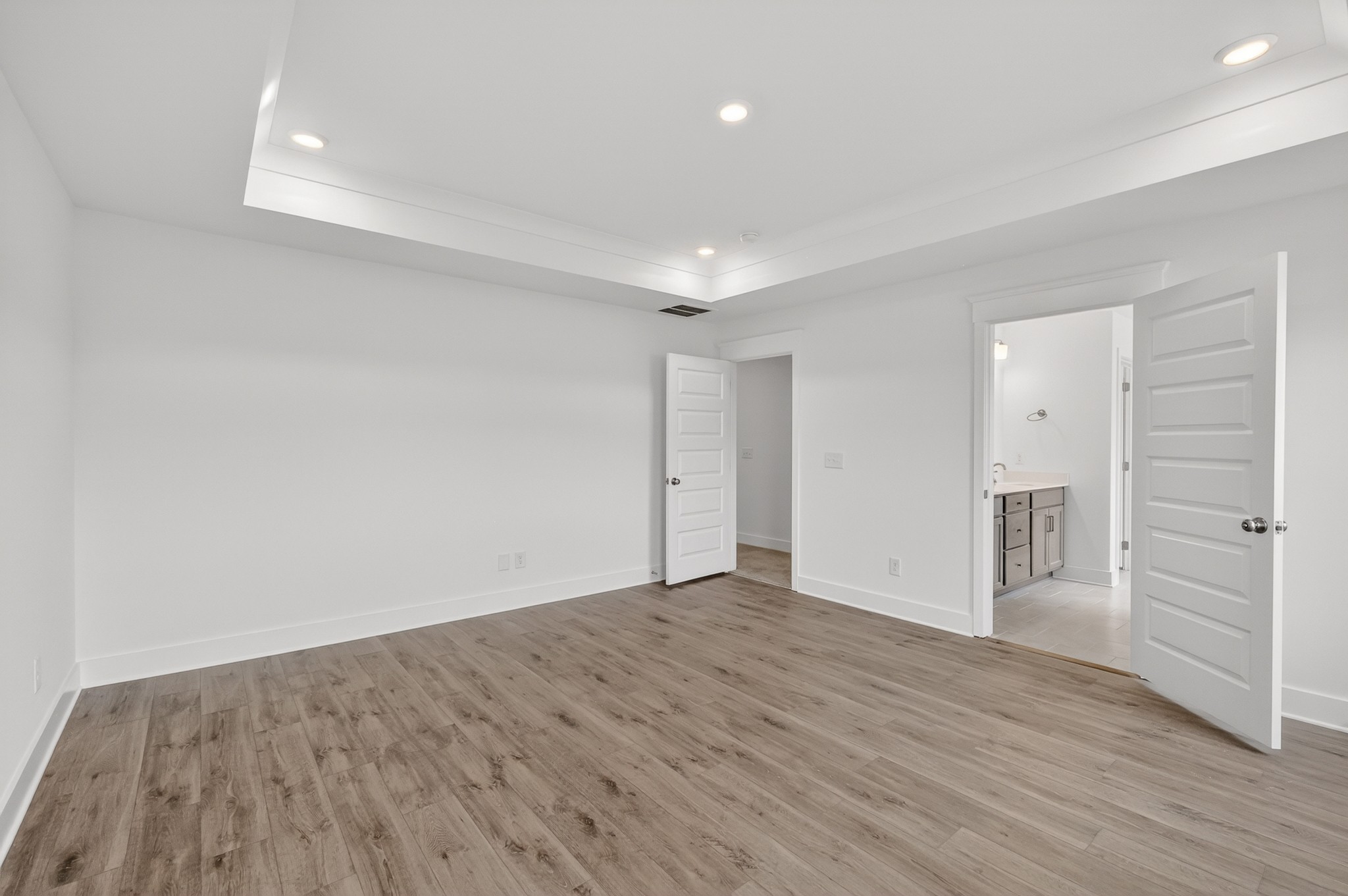 241 Hampshire Way Property Photo 31