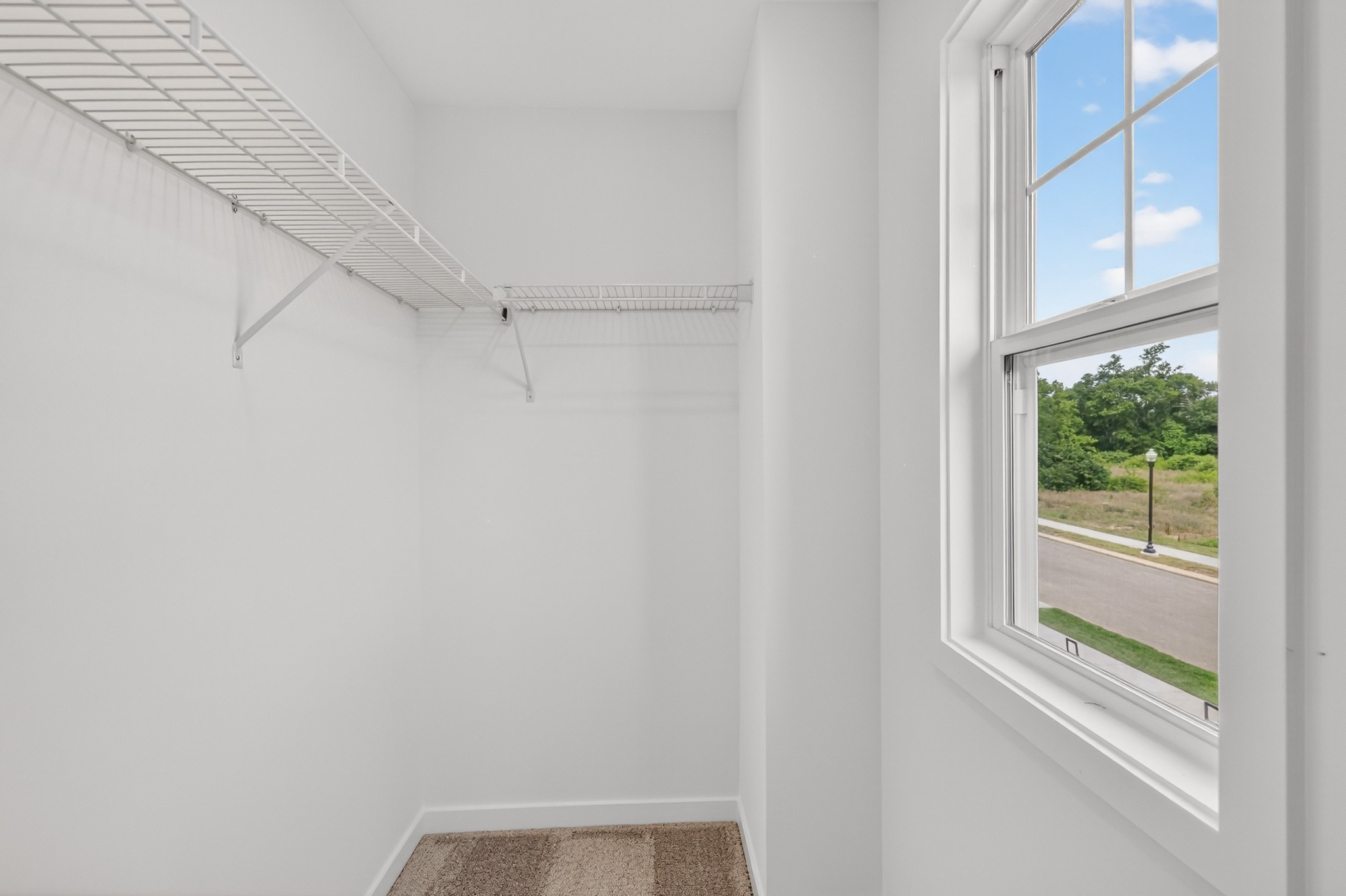 241 Hampshire Way Property Photo 35
