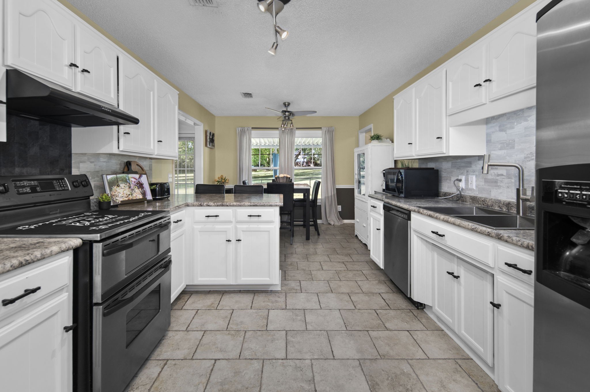 4737 Spring Cove Dr Property Photo 22