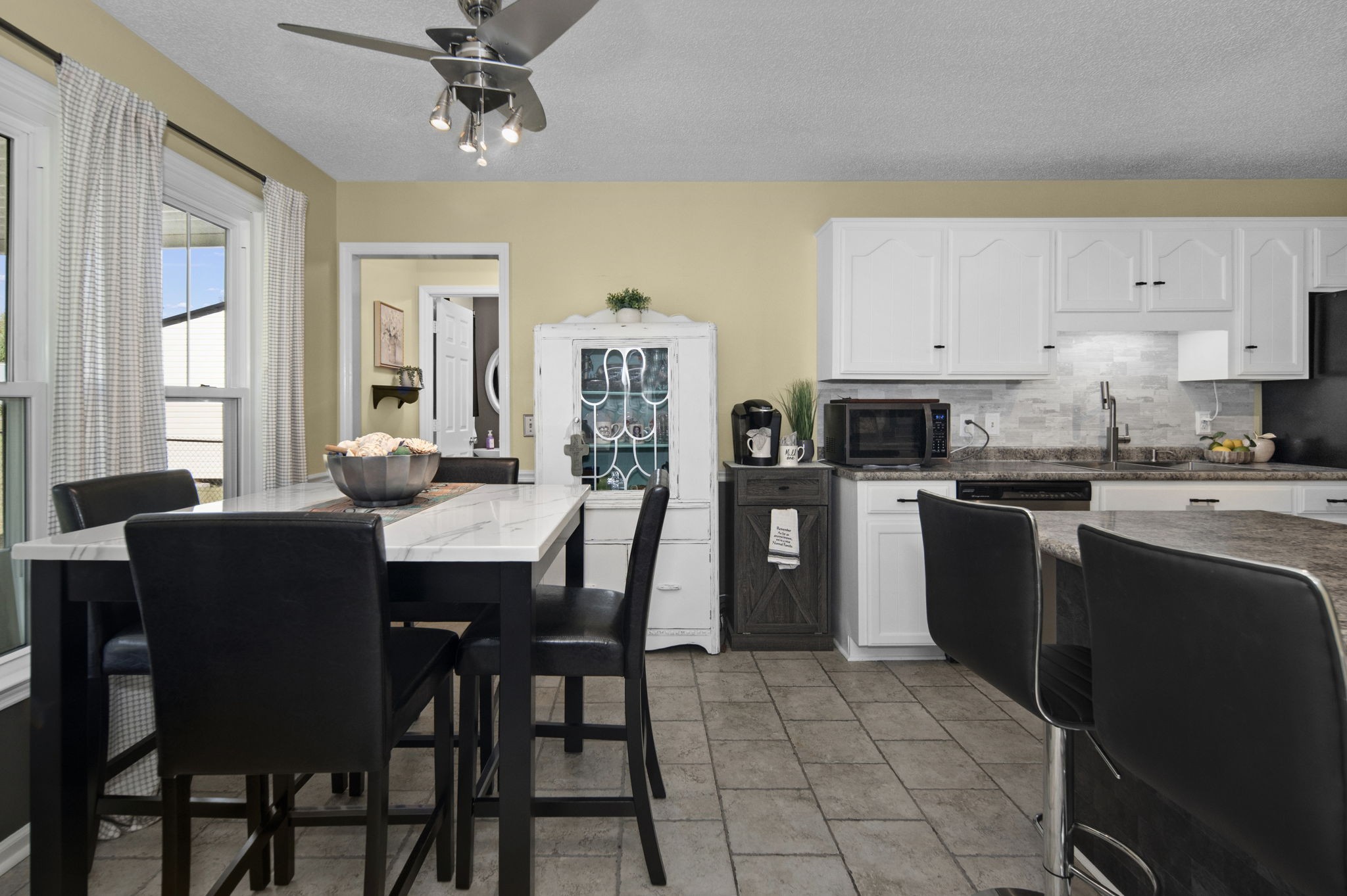 4737 Spring Cove Dr Property Photo 28