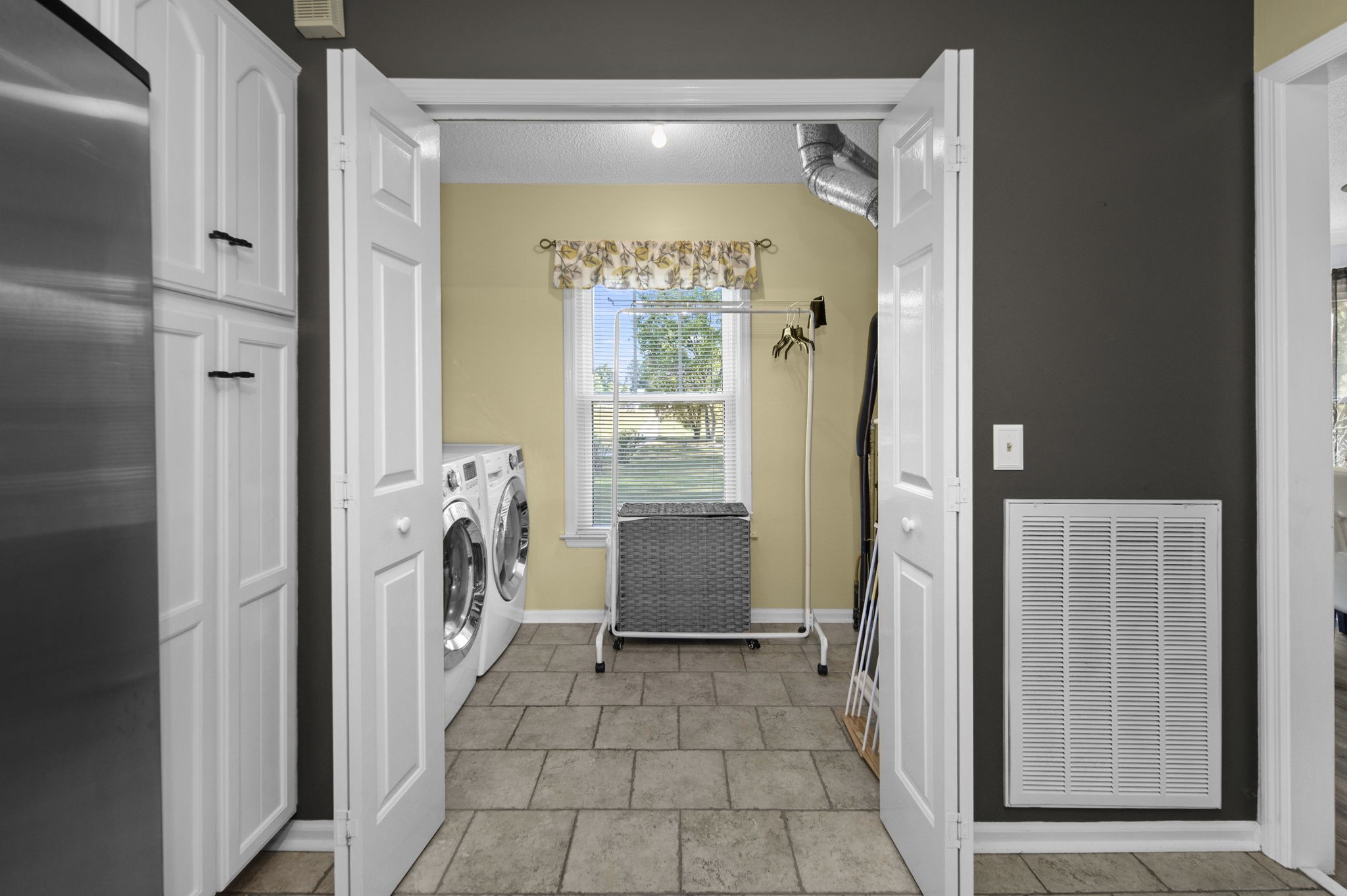 4737 Spring Cove Dr Property Photo 32