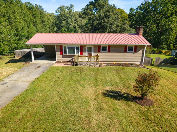 1945 Plantation Dr, Se Property Photo 1