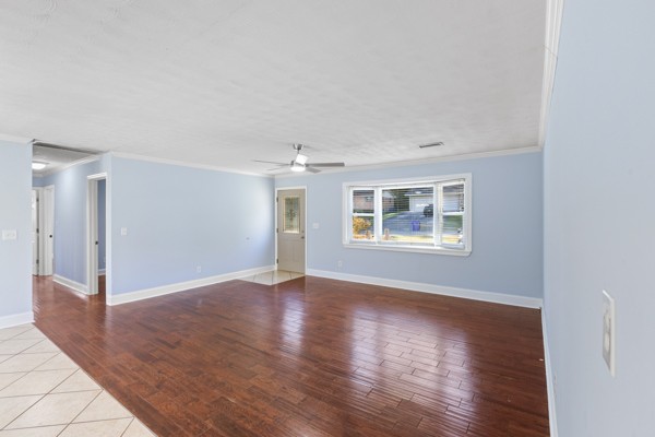 1945 Plantation Dr, Se Property Photo 4