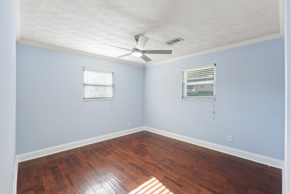 1945 Plantation Dr, Se Property Photo 8