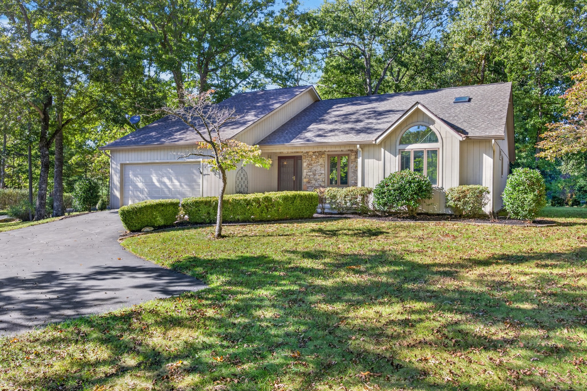 40 Kingsboro Ln Property Photo 1