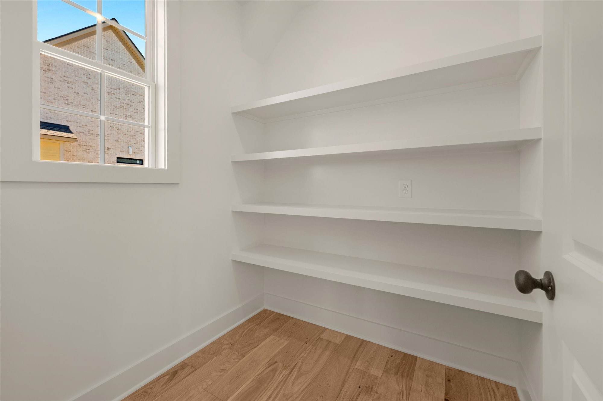 812 Brookdale Ct Property Photo 23