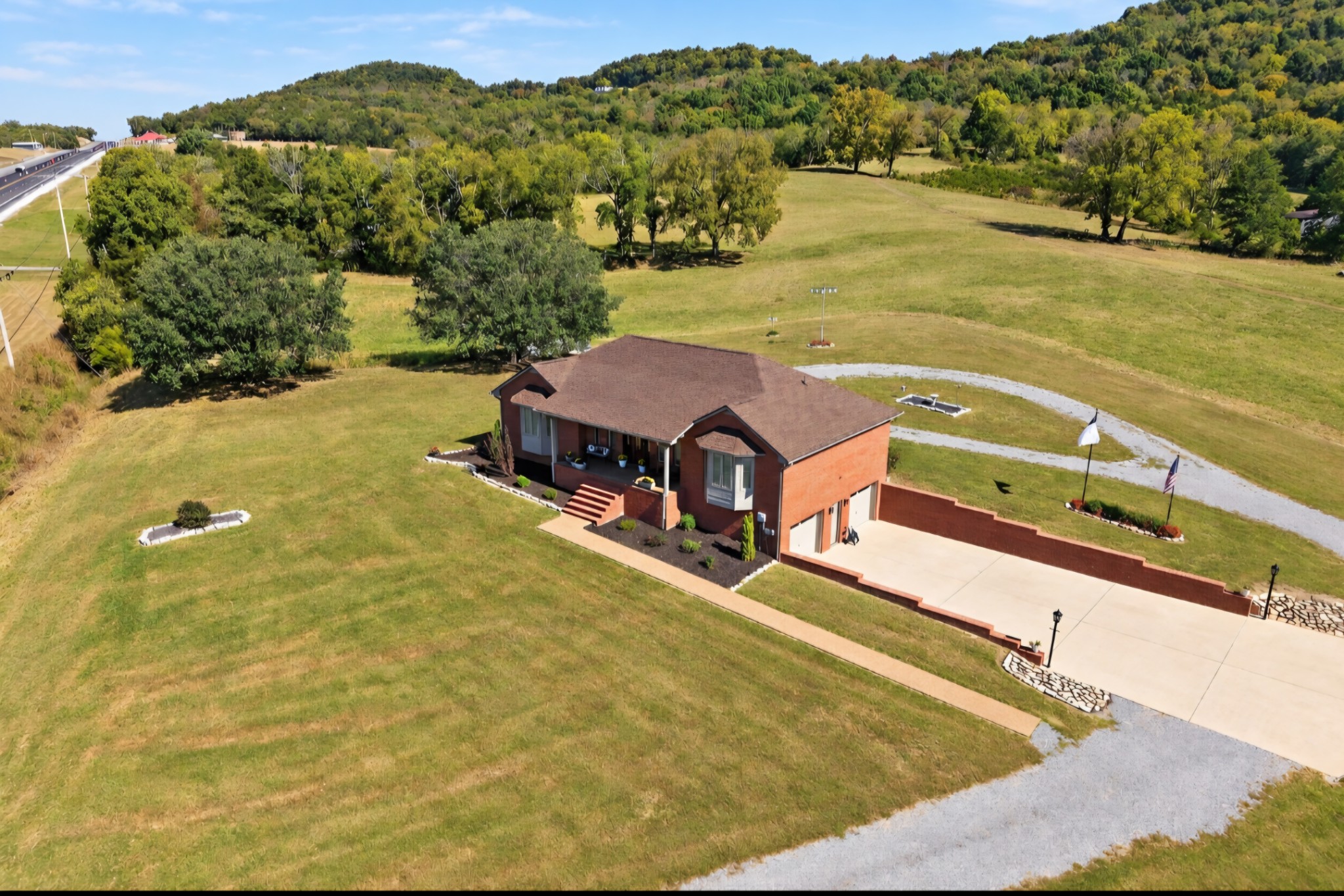 12476 Nashville Hwy Property Photo 1
