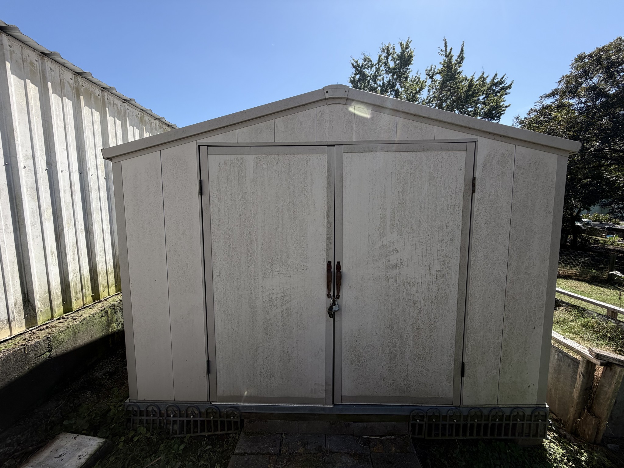 639 6th St Property Photo 10