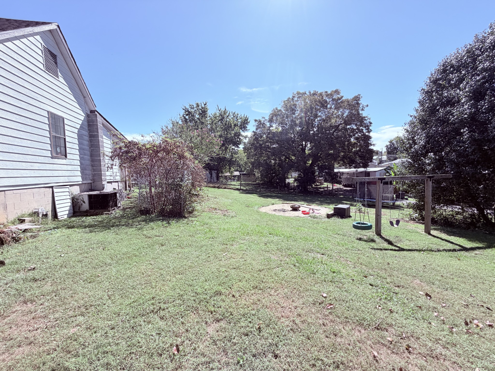 639 6th St Property Photo 12