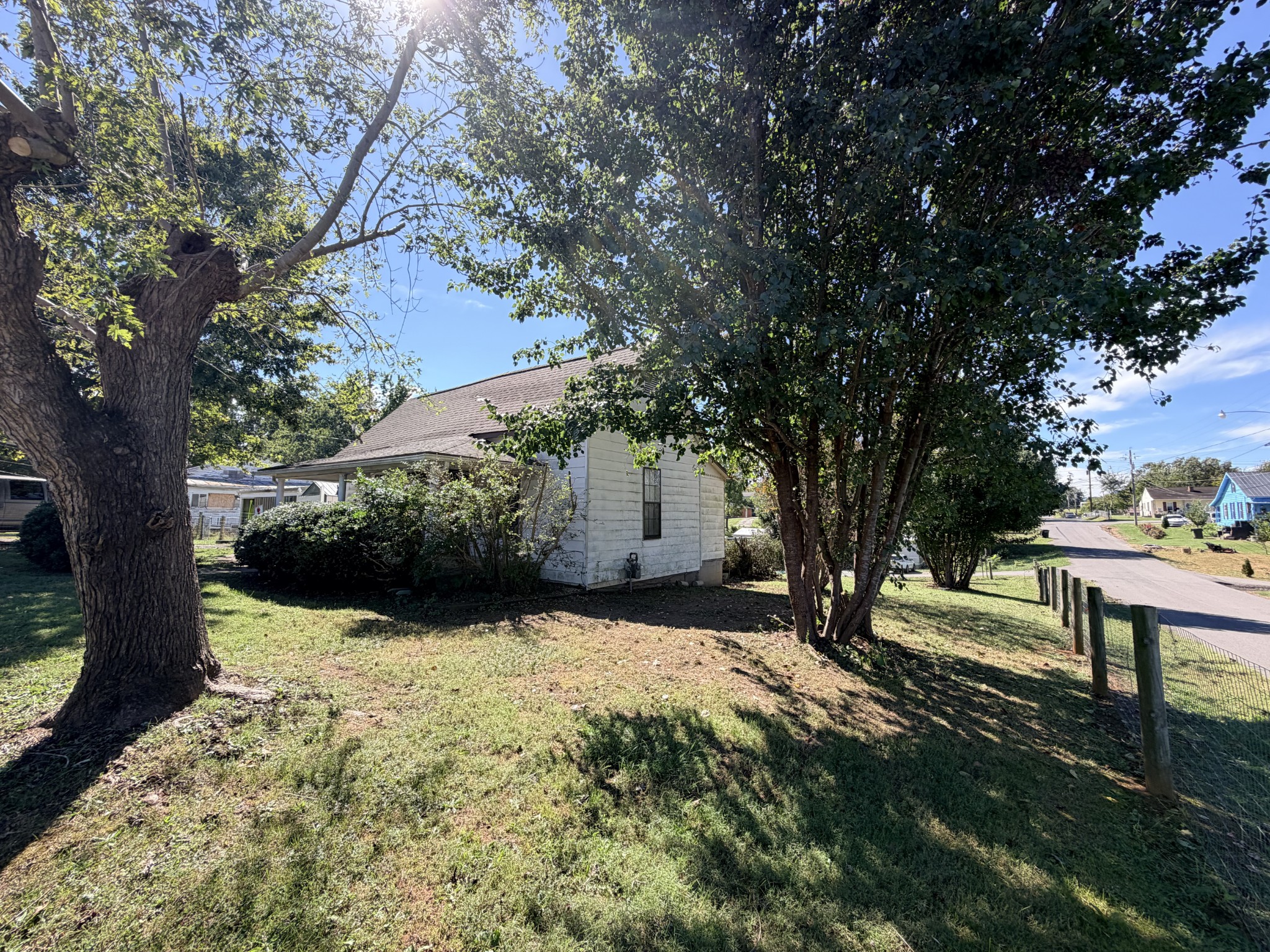 639 6th St Property Photo 14