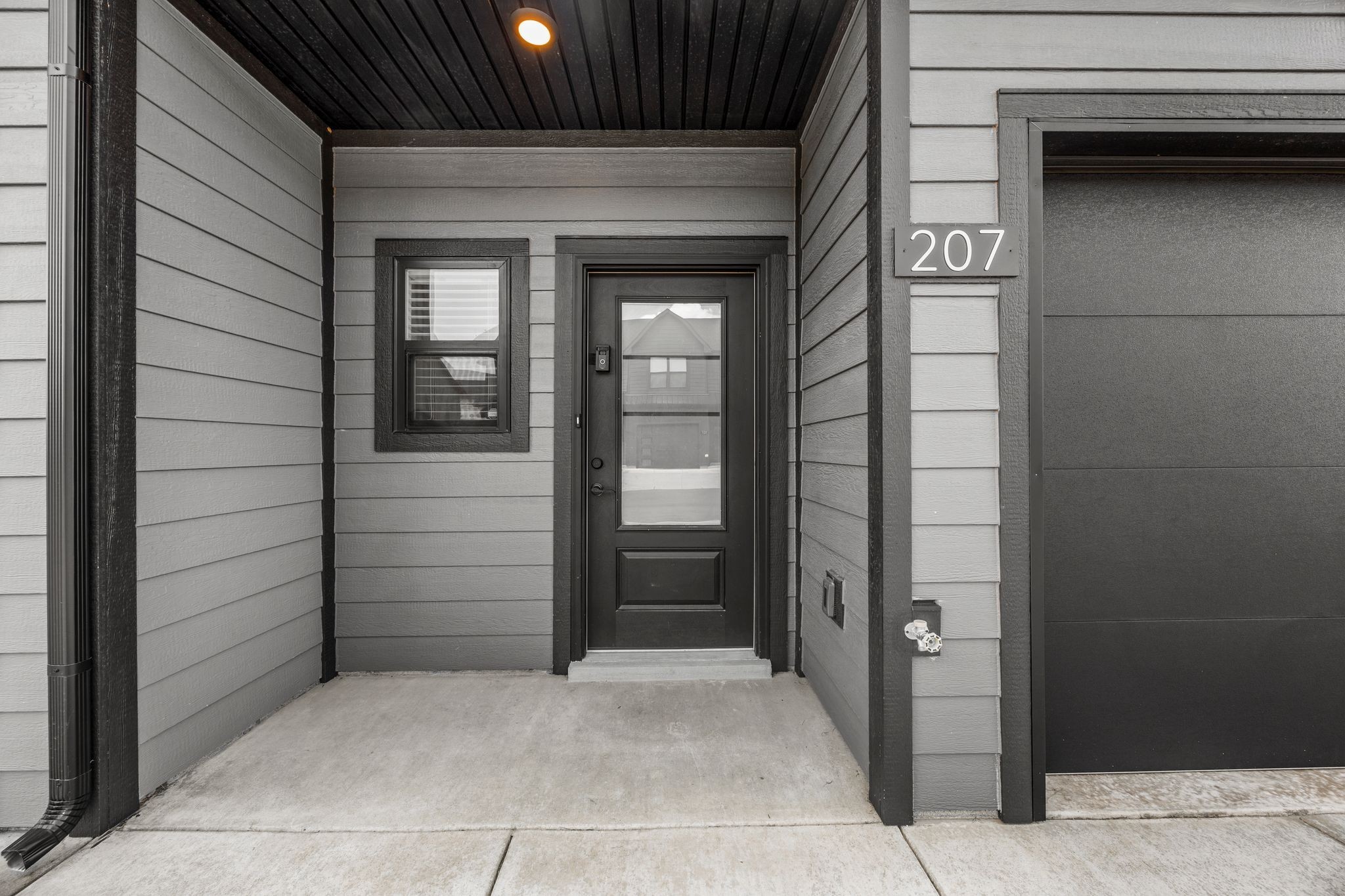 207 Jonathan Wade Cir Property Photo 2