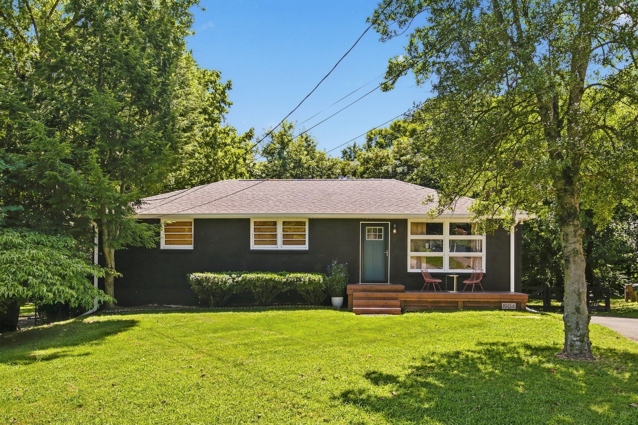 1904 Valley Park Dr Property Photo 1