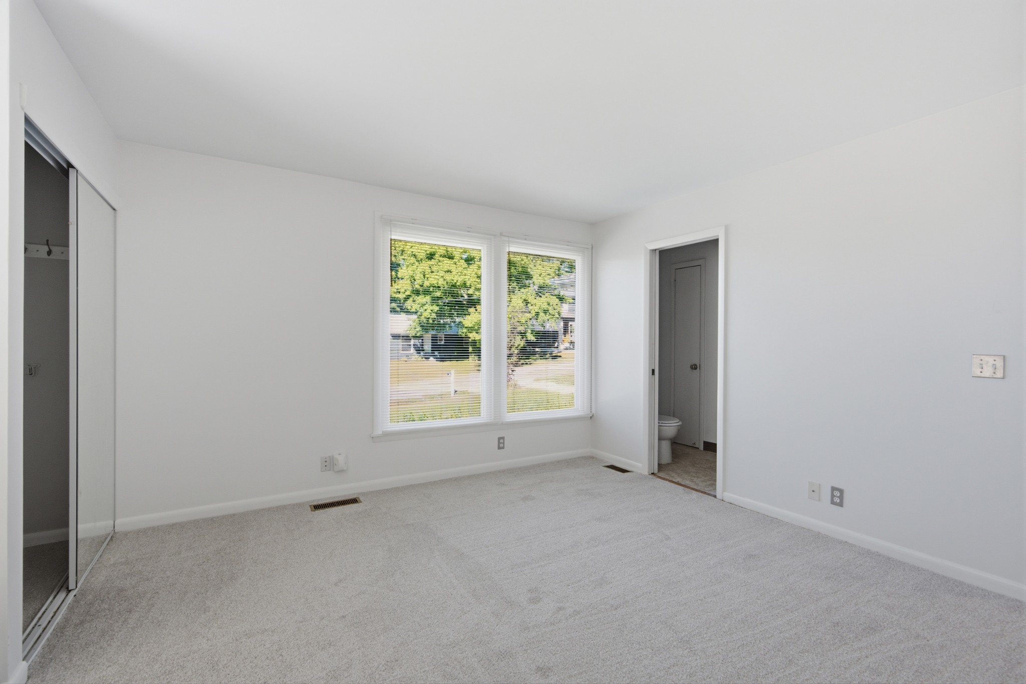504 Highcrest Dr Property Photo 12