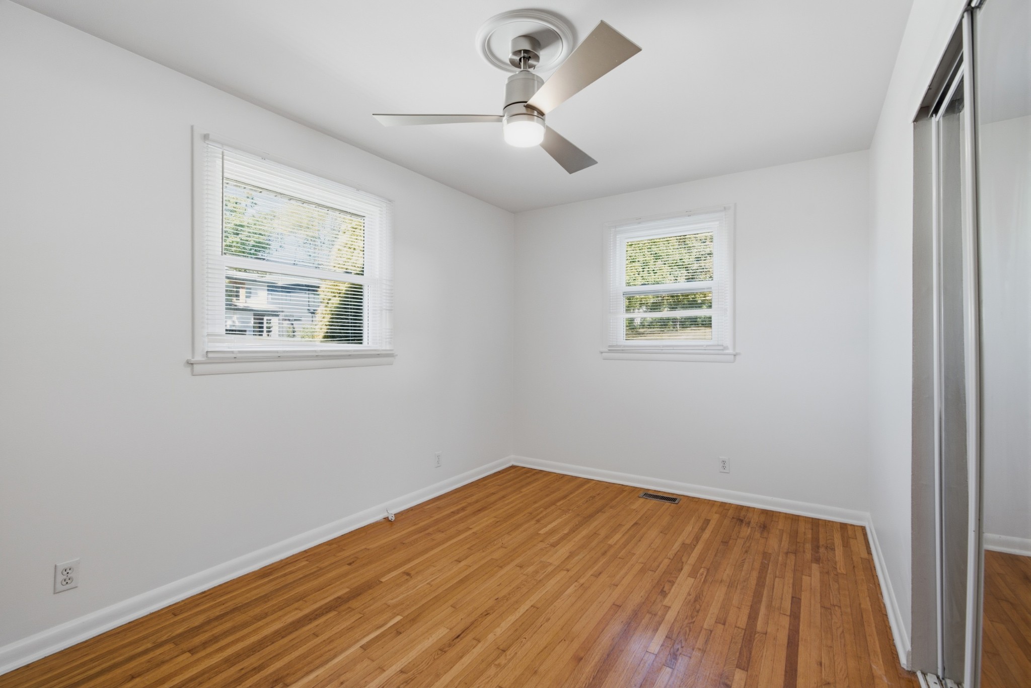 504 Highcrest Dr Property Photo 18