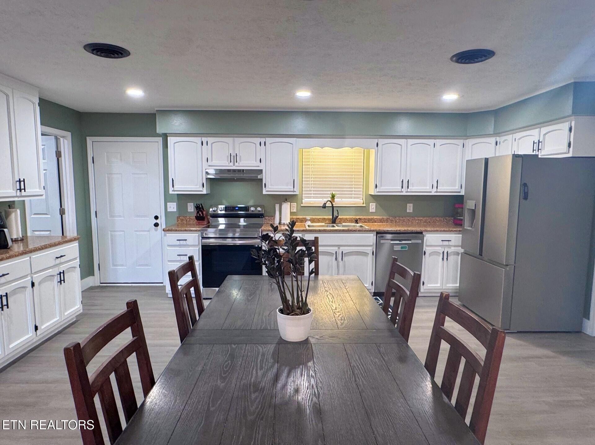 3633 Southfork Place Property Photo 17