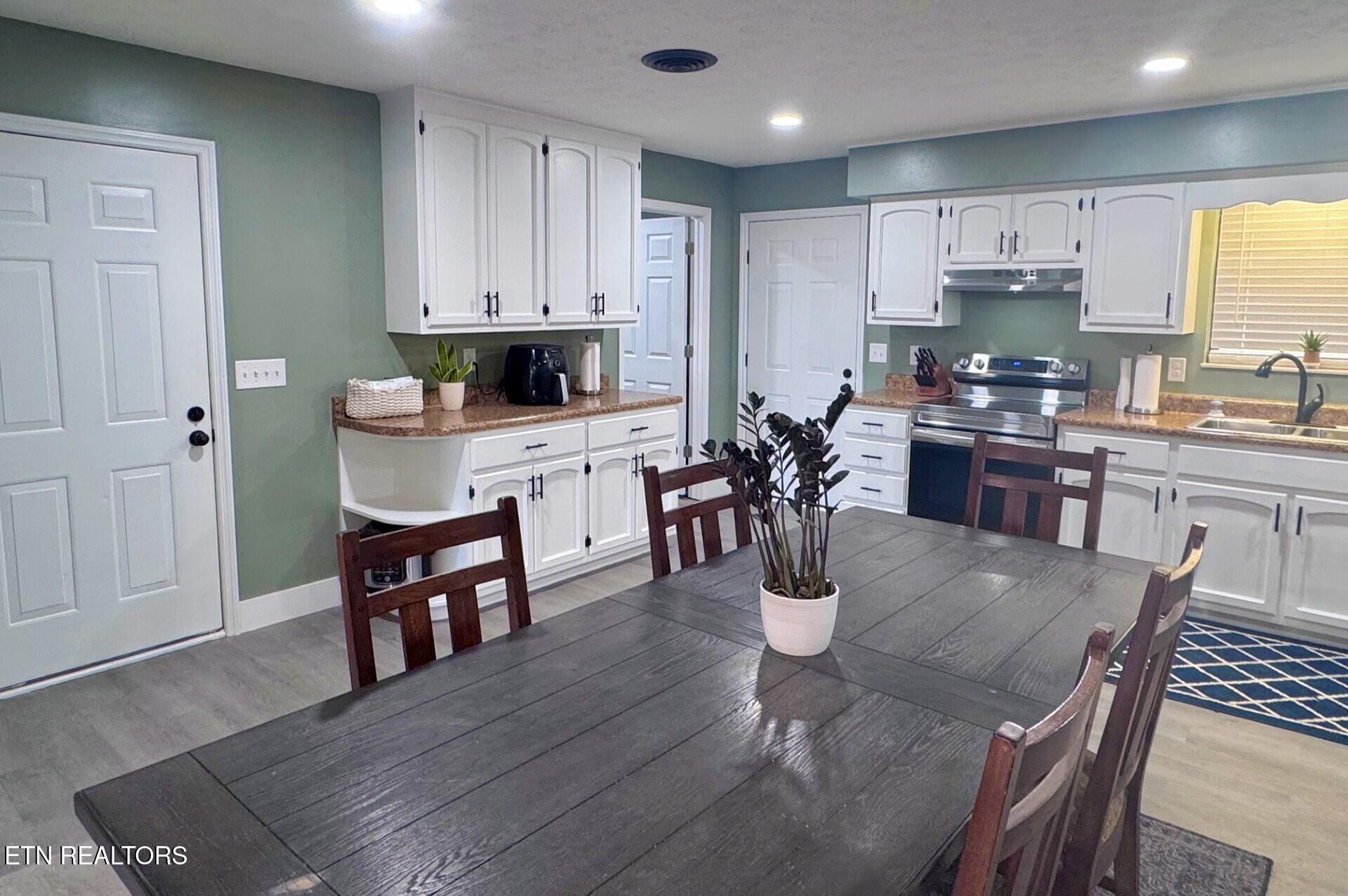 3633 Southfork Place Property Photo 19