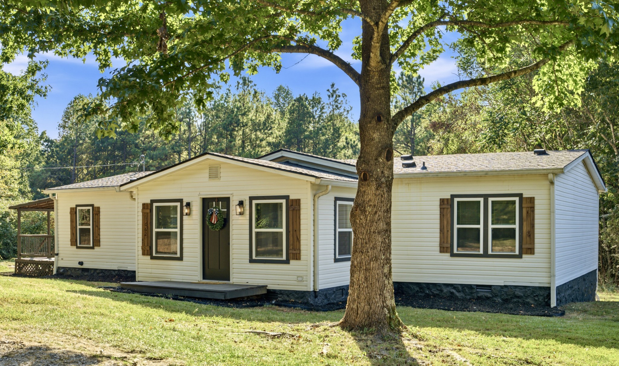 1062 Caps Rdg Property Photo 2