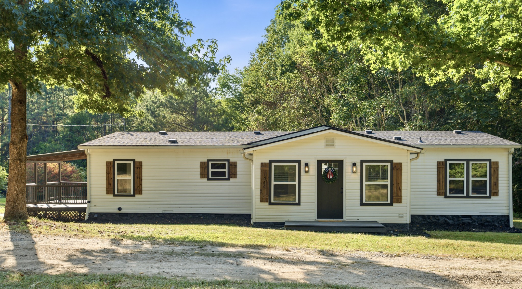1062 Caps Rdg Property Photo 4