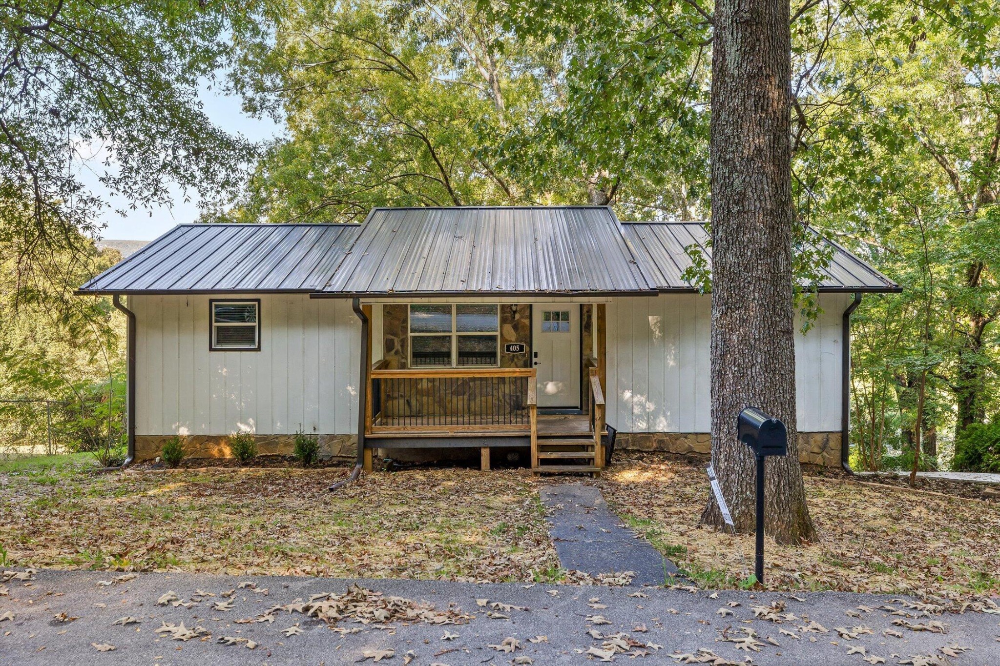 405 Dempsey Lane Property Photo 1