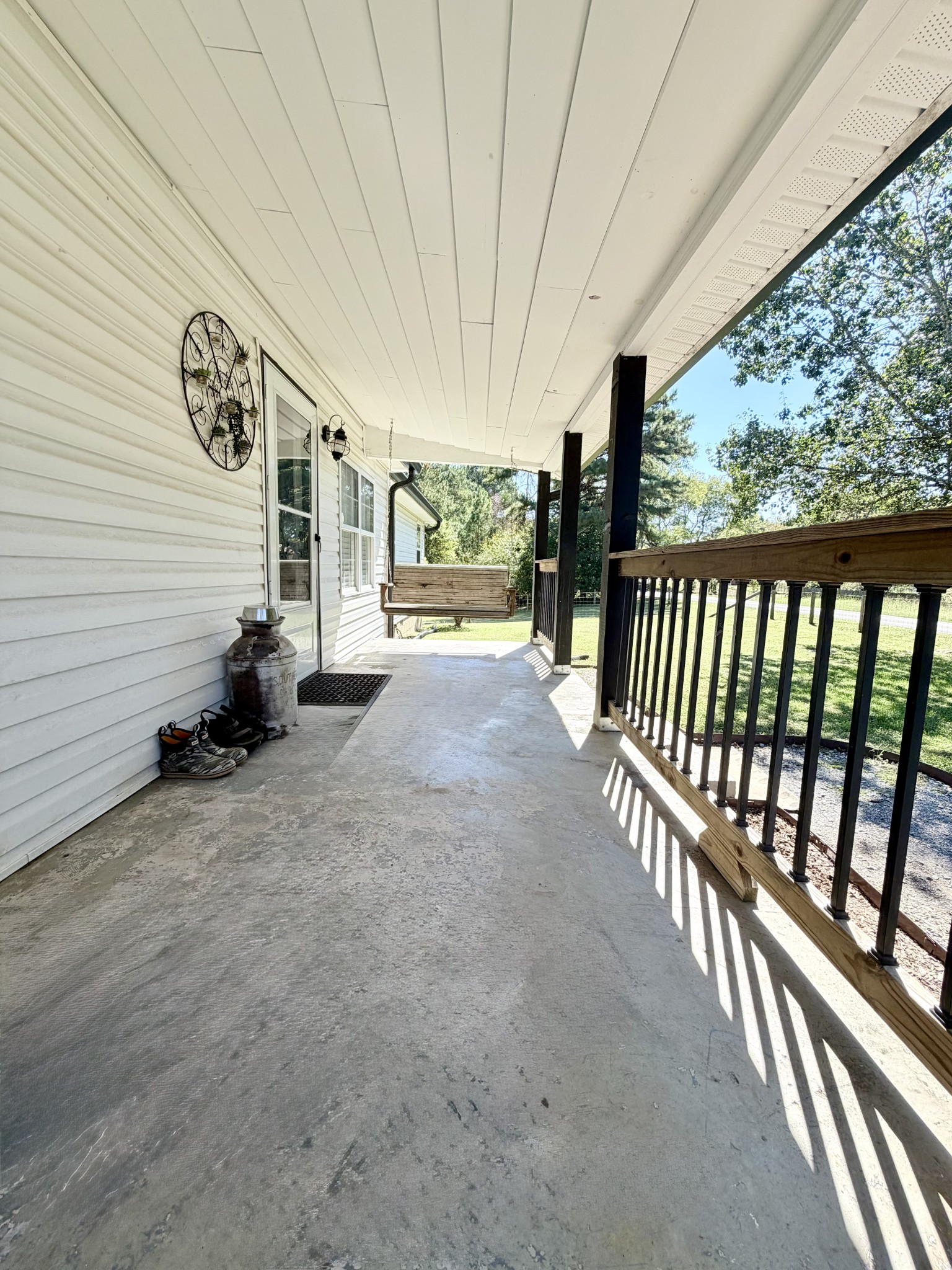 220 Moore Circle Rd, Nw Property Photo 2
