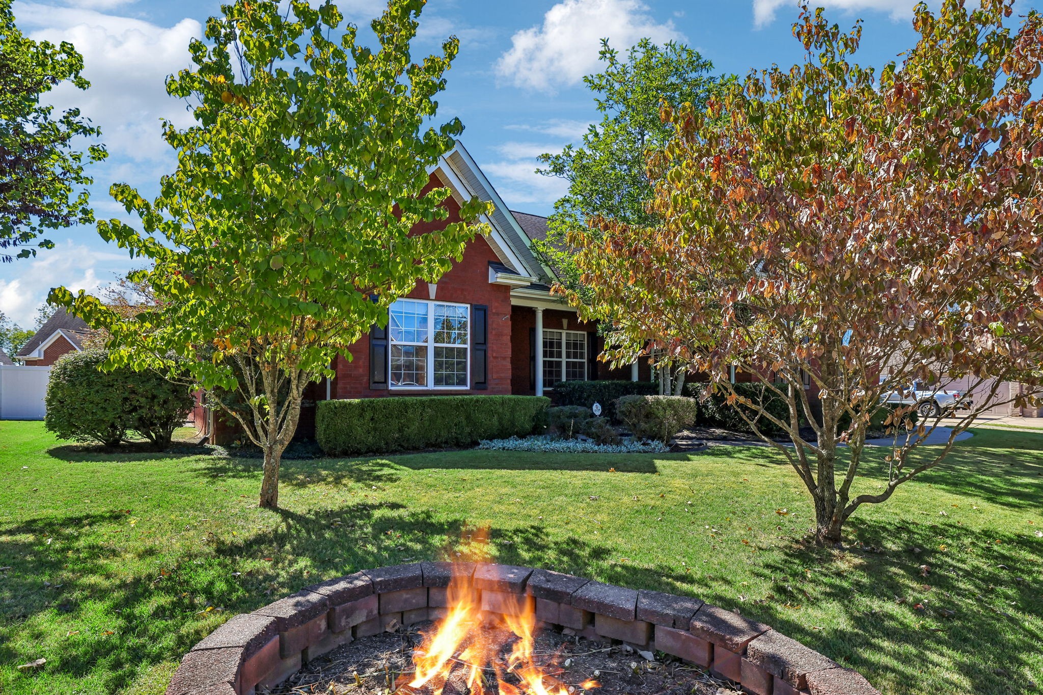3630 Geneva Dr Property Photo 4