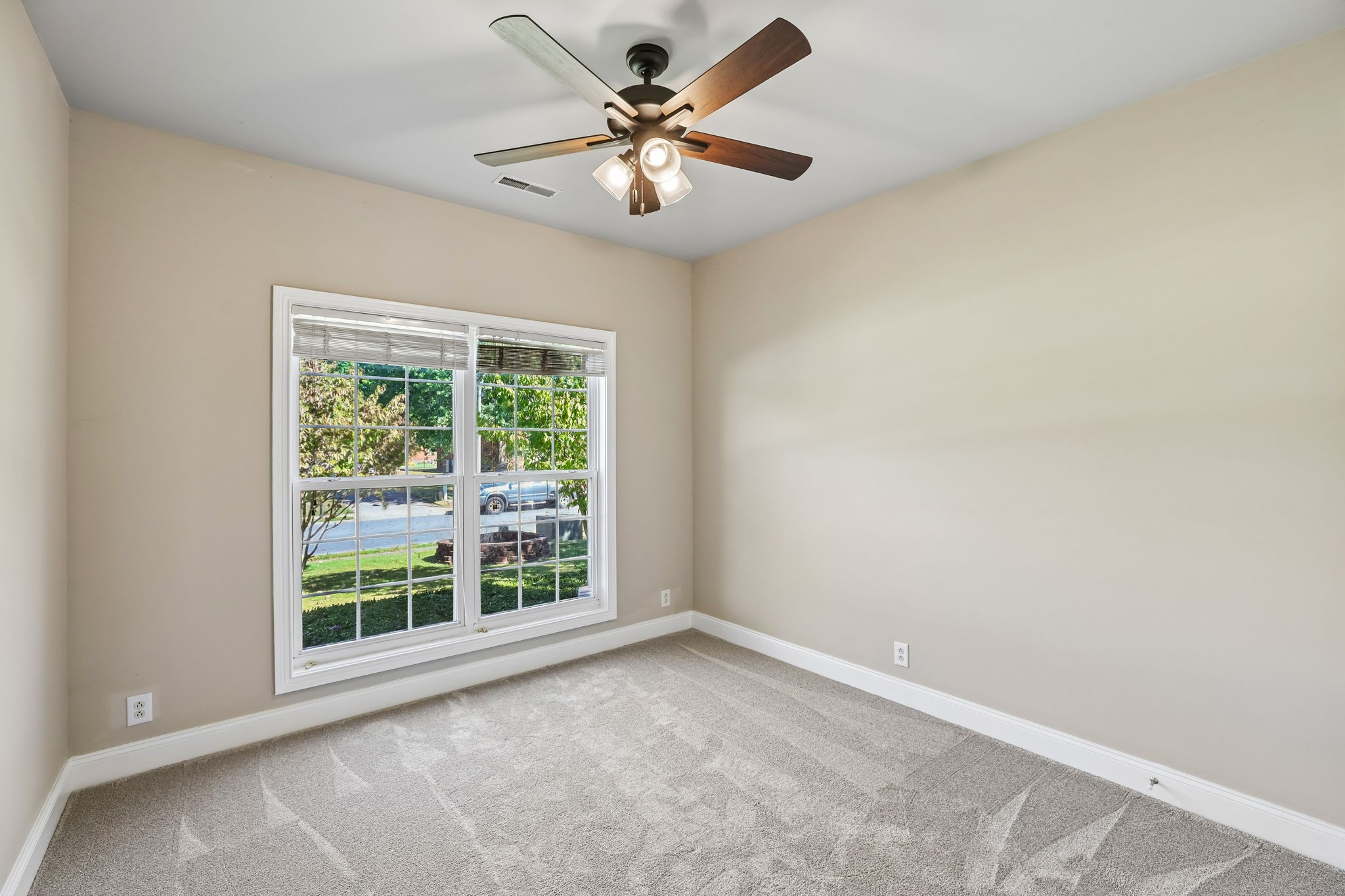 3630 Geneva Dr Property Photo 20