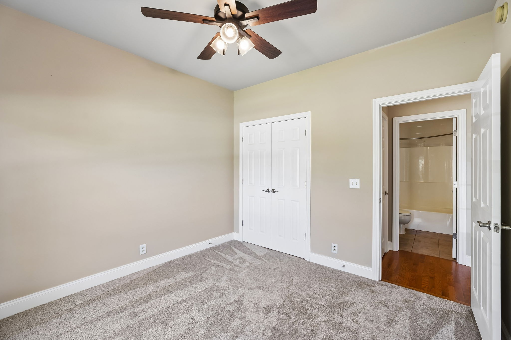 3630 Geneva Dr Property Photo 21