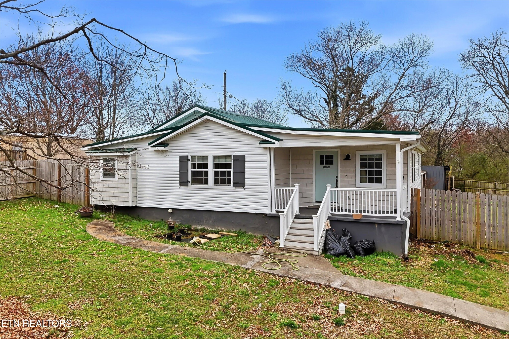 1080 6th St Property Photo 1