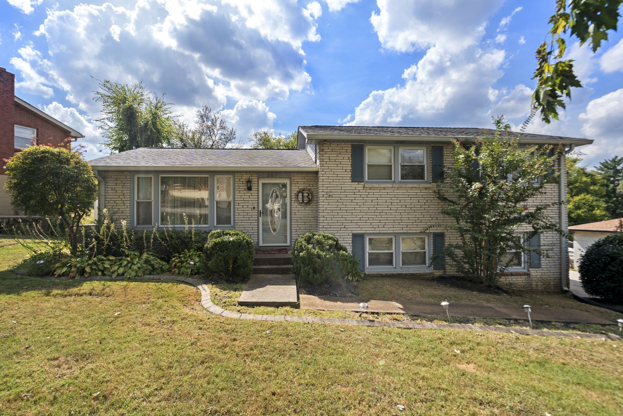 607 Comet Dr Property Photo 2