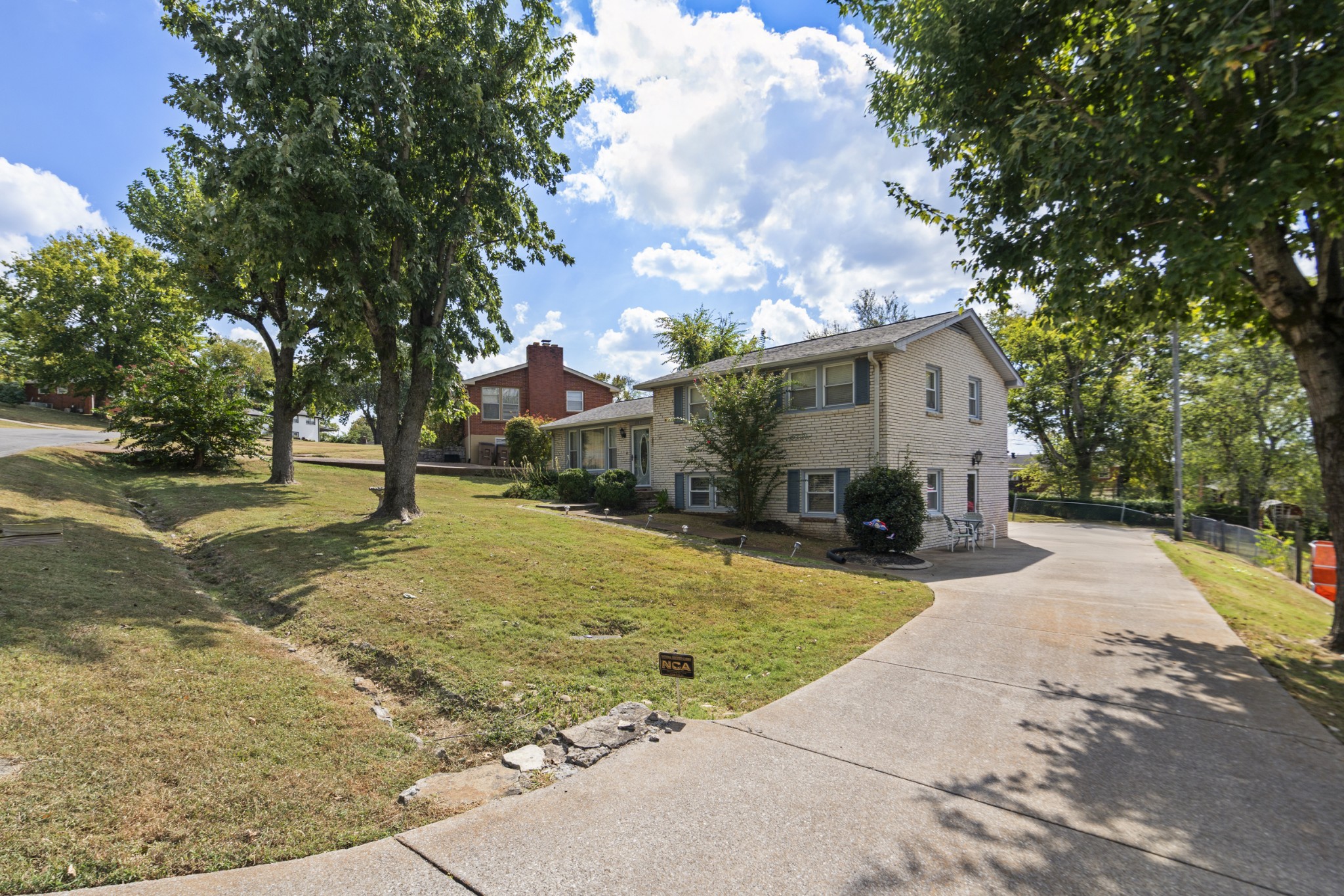 607 Comet Dr Property Photo 4