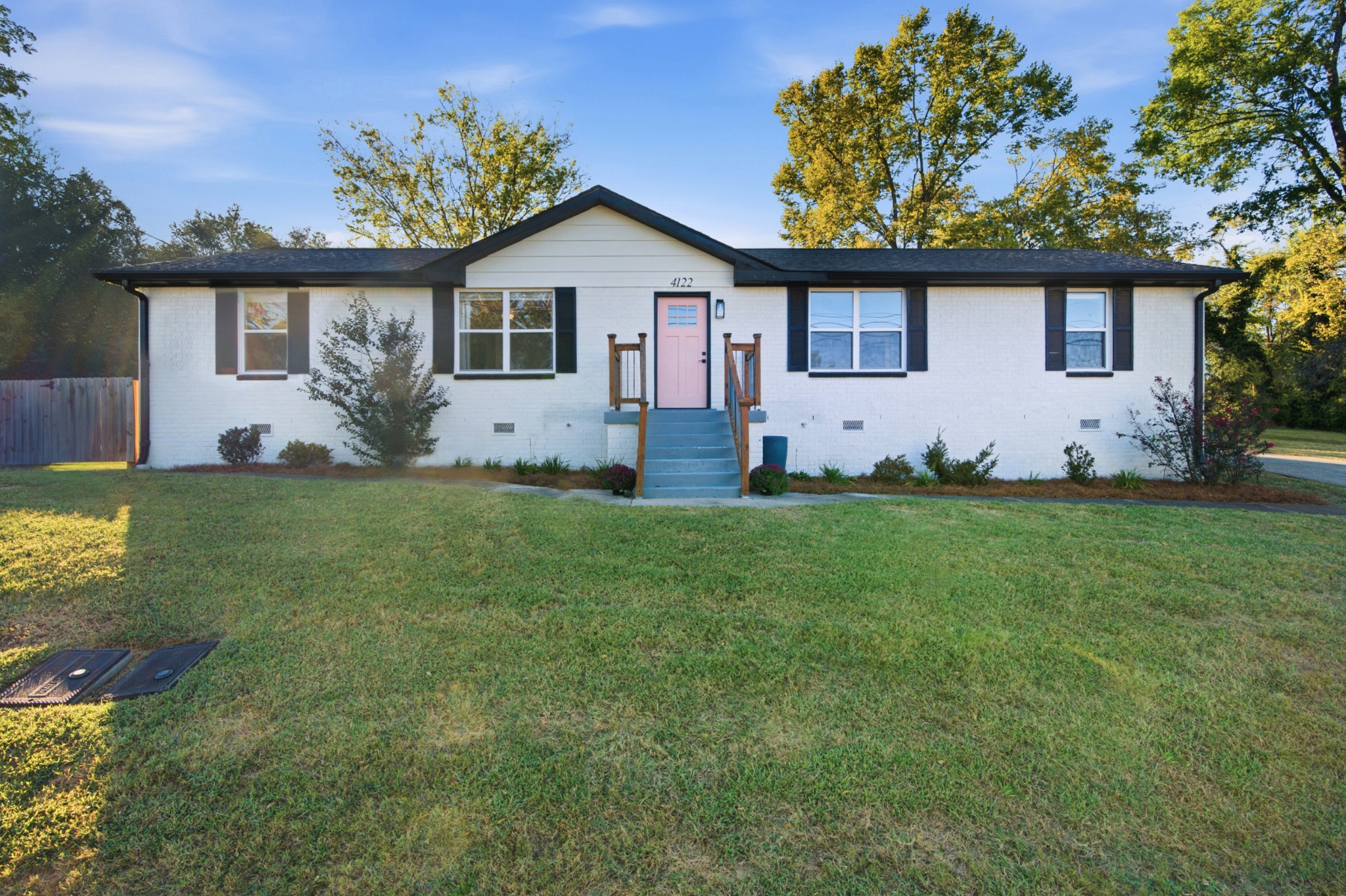 628 Maplewood Ln Property Photo 1