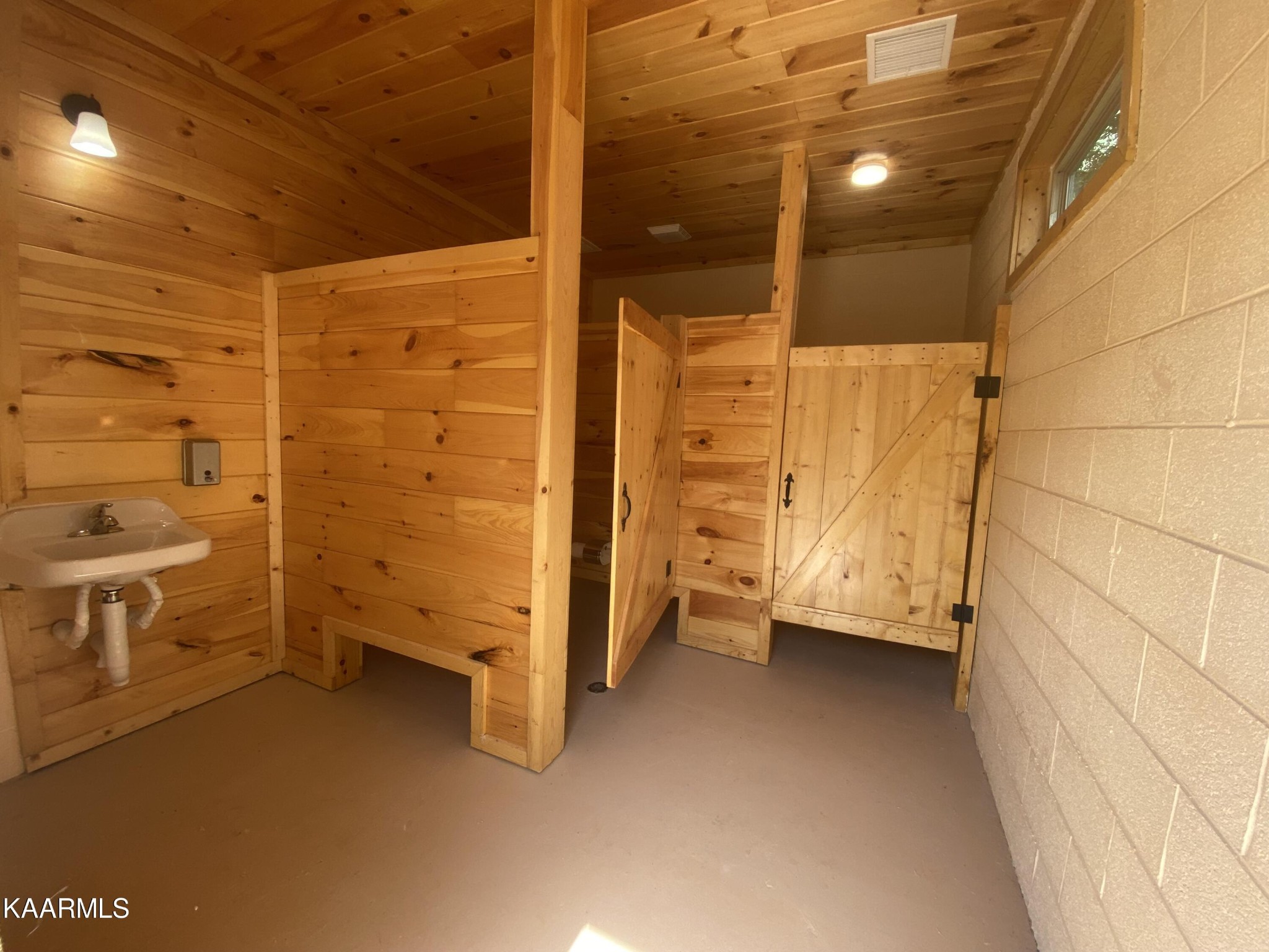 4507 Huffine Rd Property Photo 10